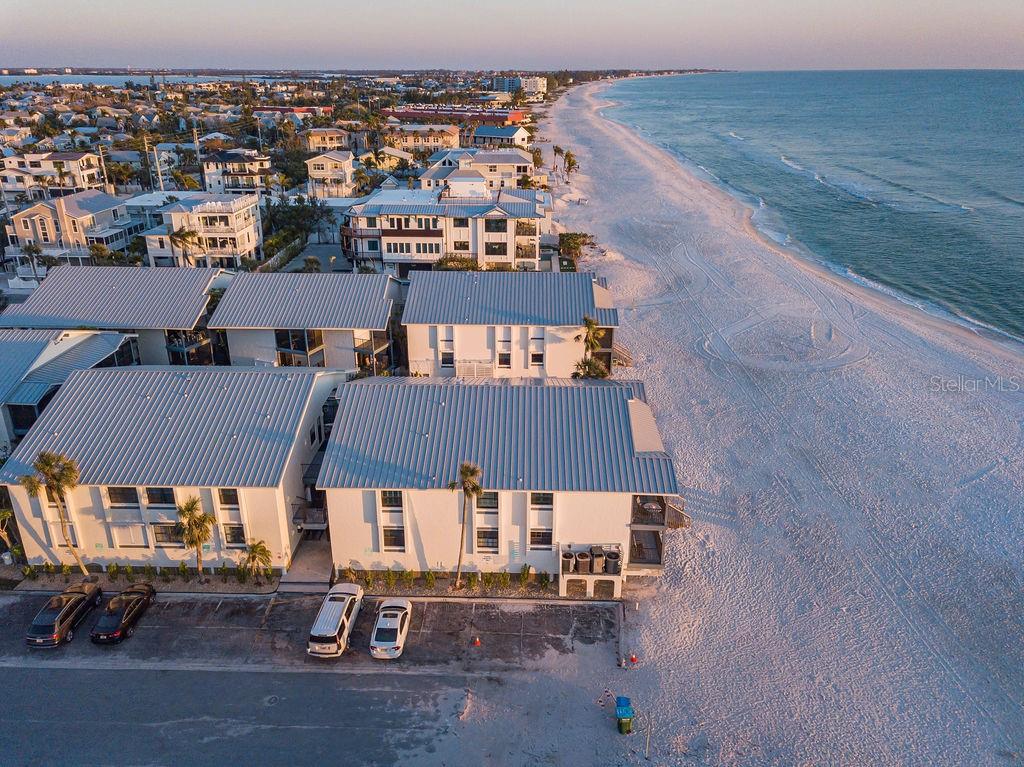 Image 53 of 75 For 6700 Gulf Drive B8