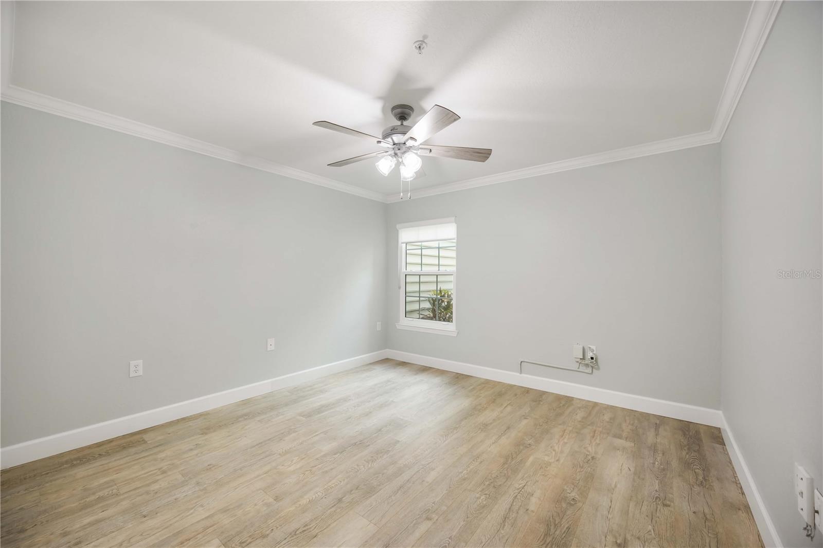 Image 14 of 30 For 8821 Manor Loop 101