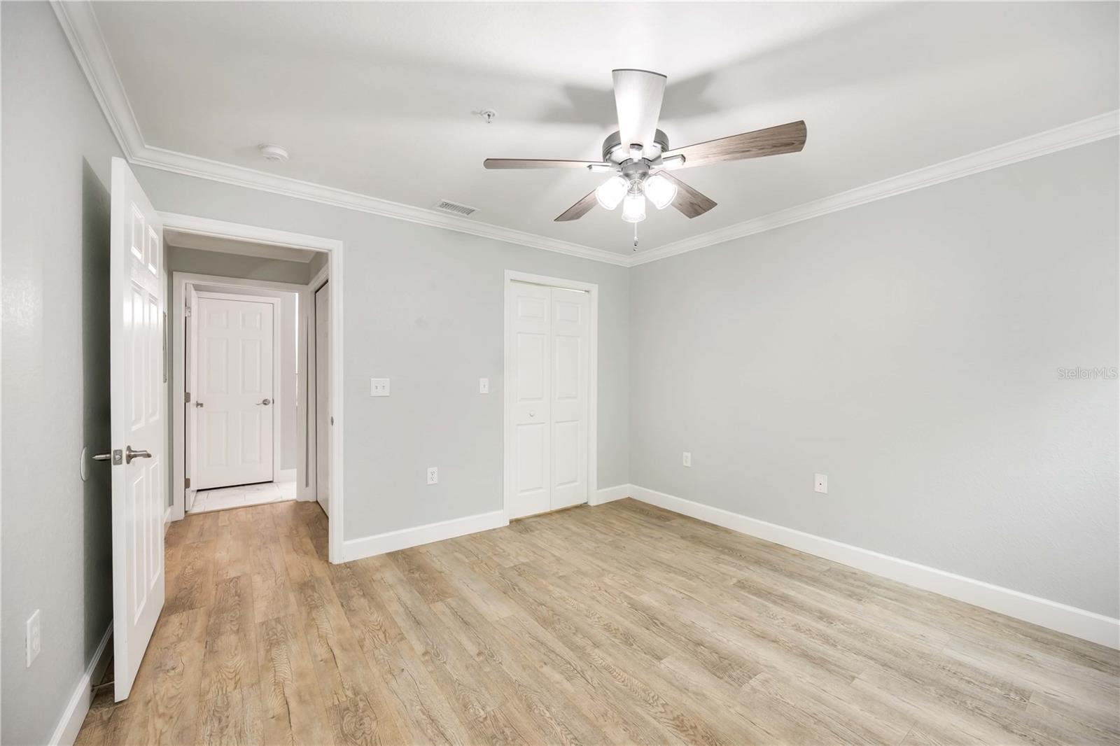 Image 15 of 30 For 8821 Manor Loop 101