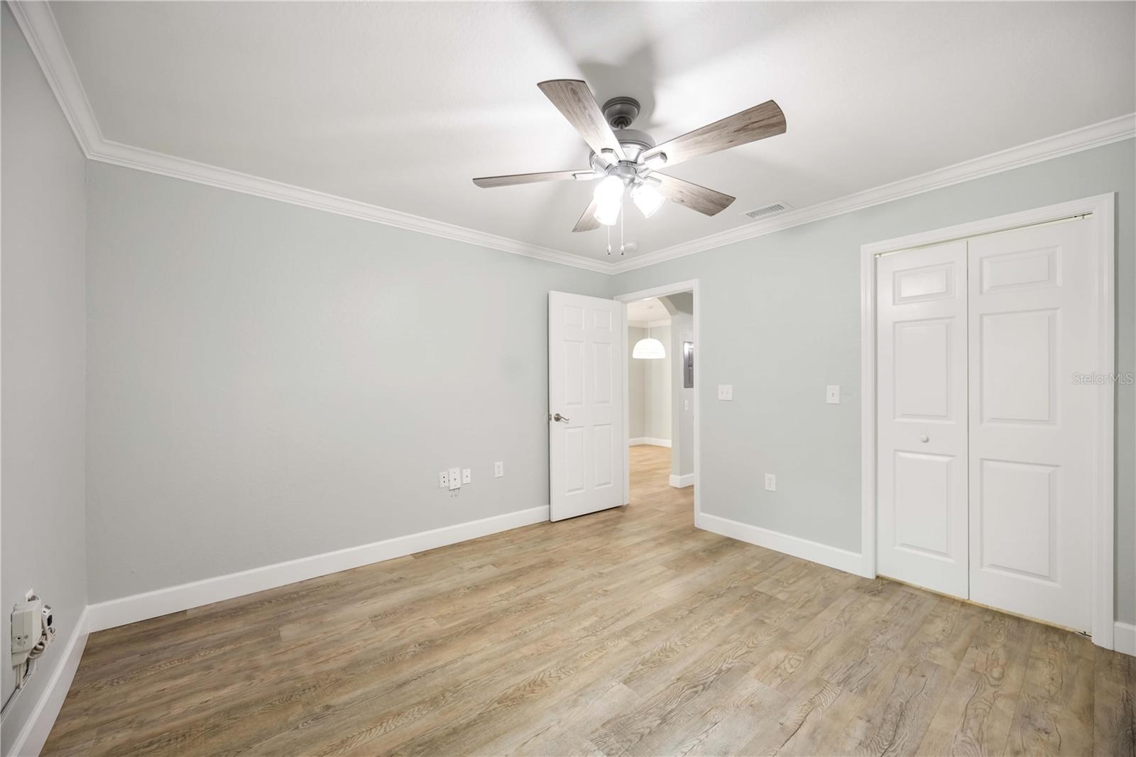 Image 16 of 30 For 8821 Manor Loop 101