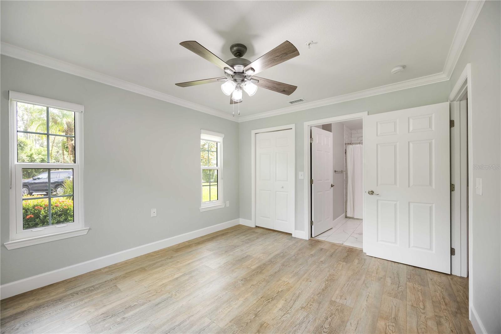 Image 20 of 30 For 8821 Manor Loop 101