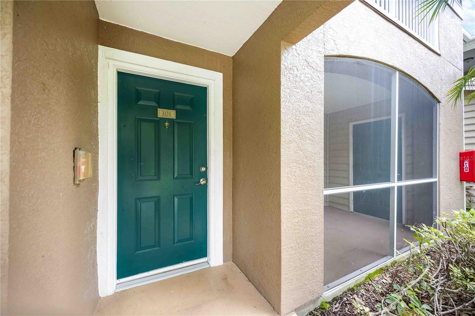 Image 4 of 30 For 8821 Manor Loop 101