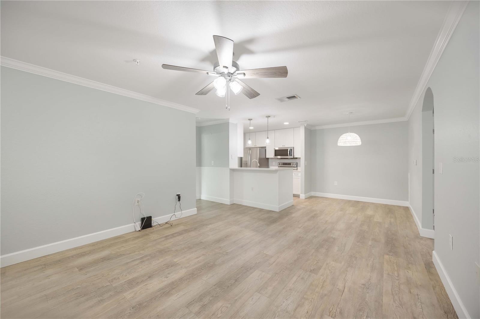 Image 8 of 30 For 8821 Manor Loop 101