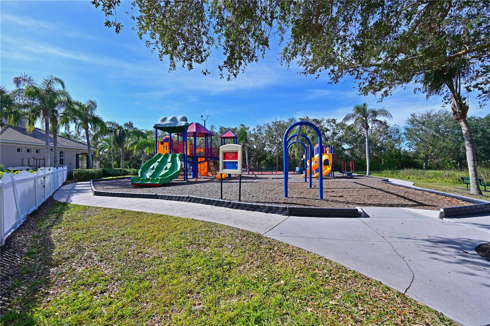 Image 31 of 46 For 12811 Penguin Drive