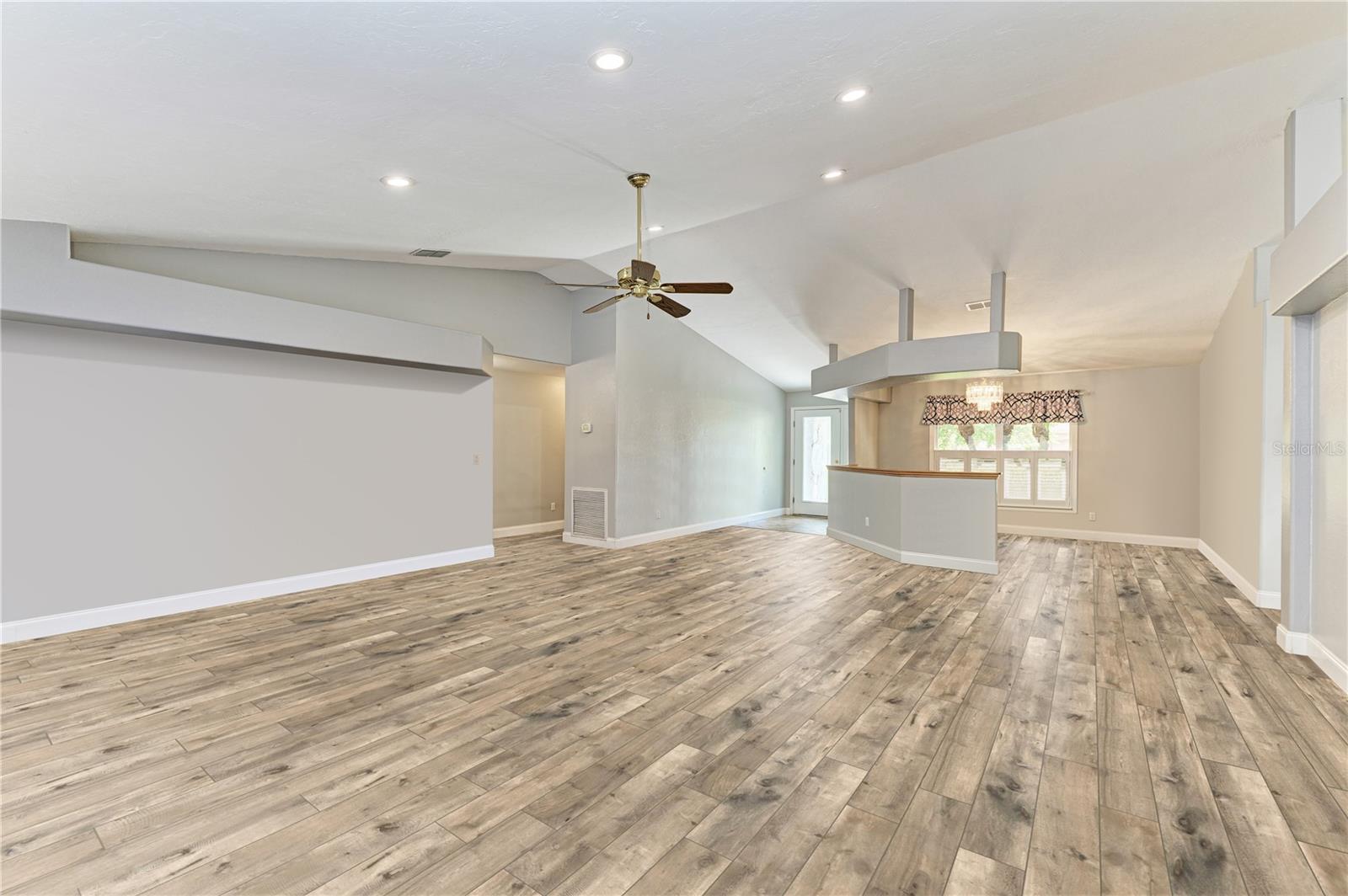 Image 5 of 36 For 13615 4th Avenue Ne