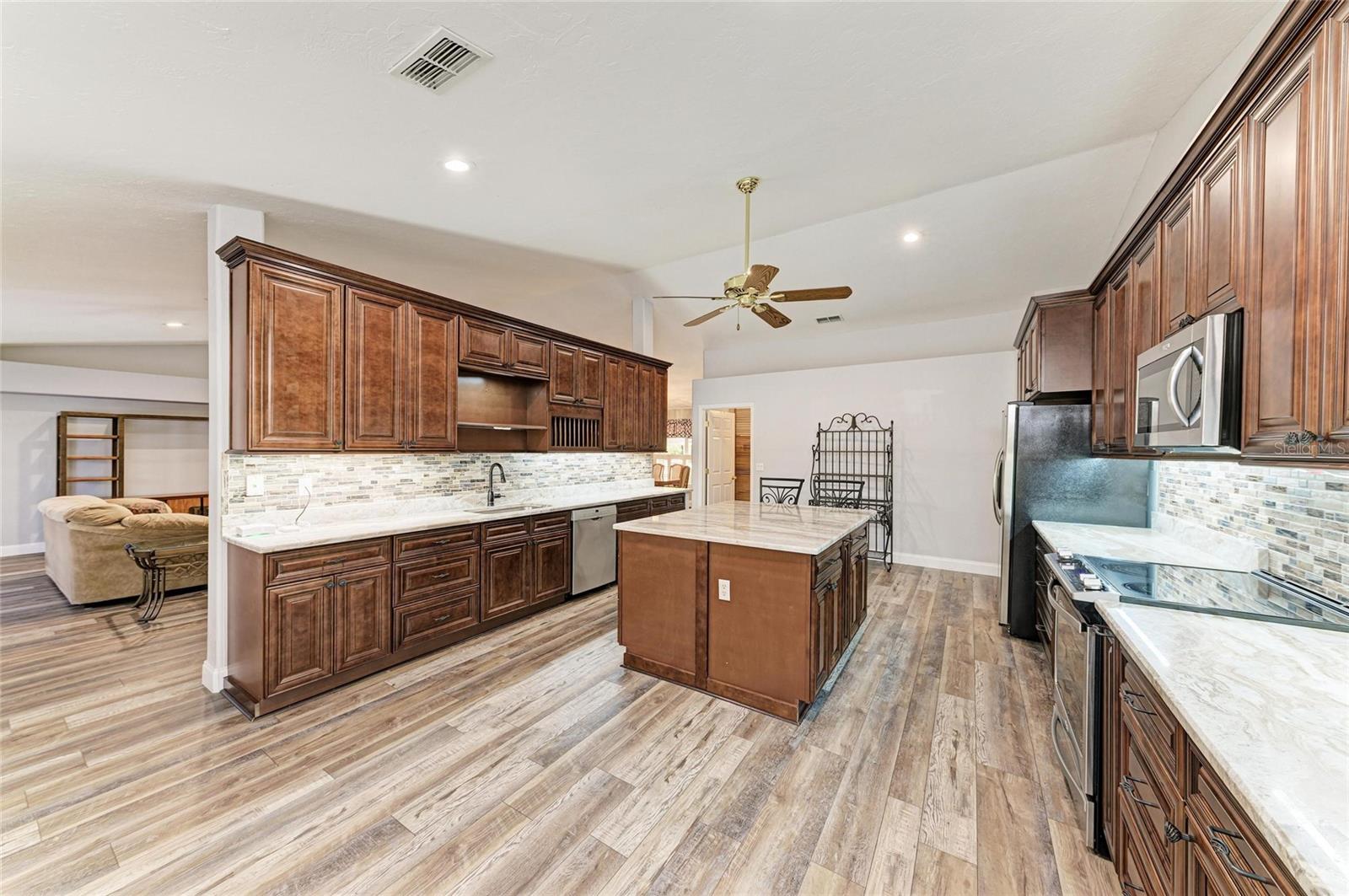 Image 6 of 36 For 13615 4th Avenue Ne