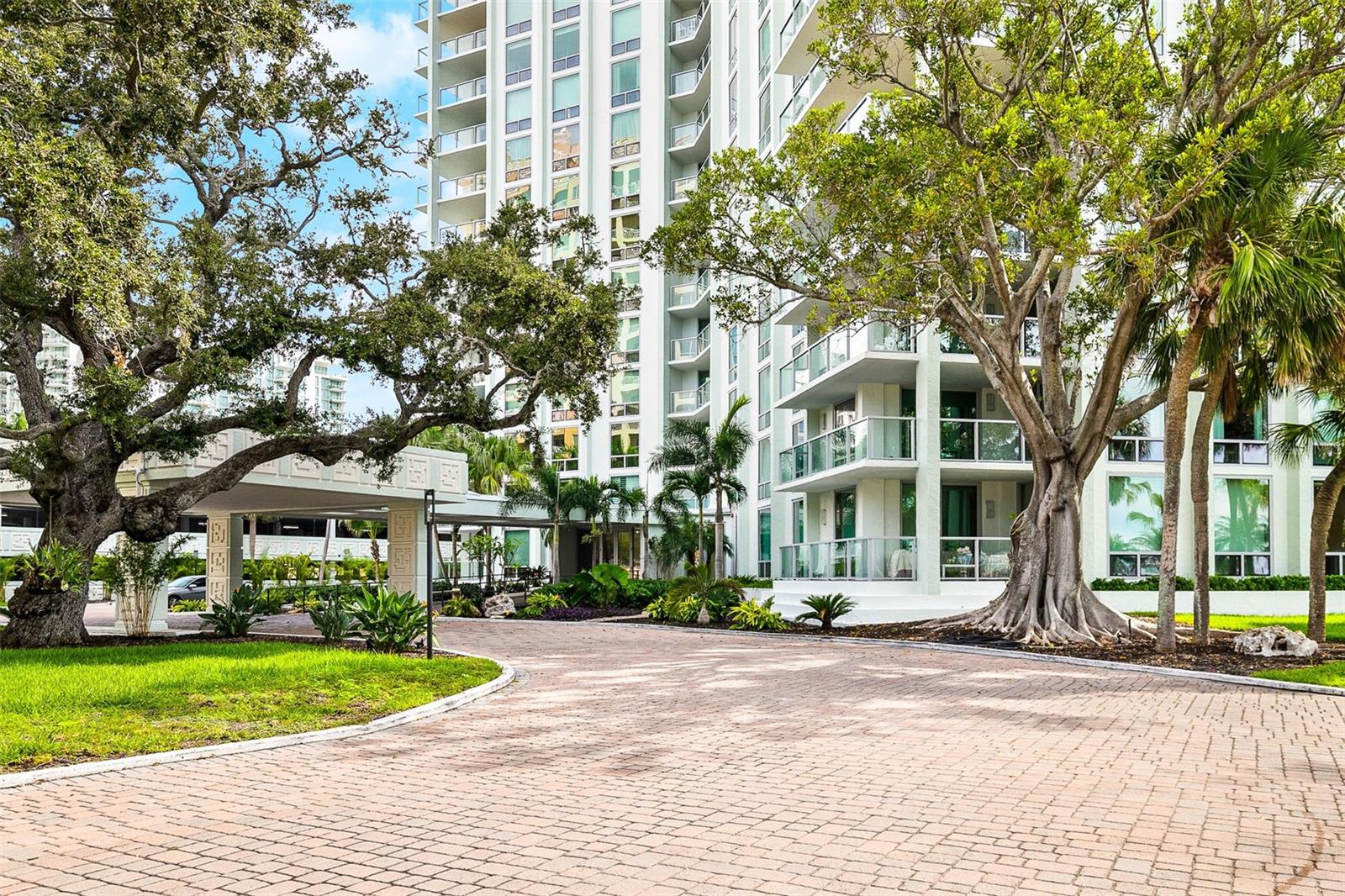 Image 12 of 40 For 1111 Gulfstream Avenue 10e