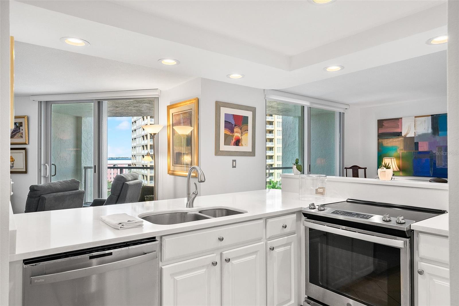 Image 25 of 40 For 1111 Gulfstream Avenue 10e