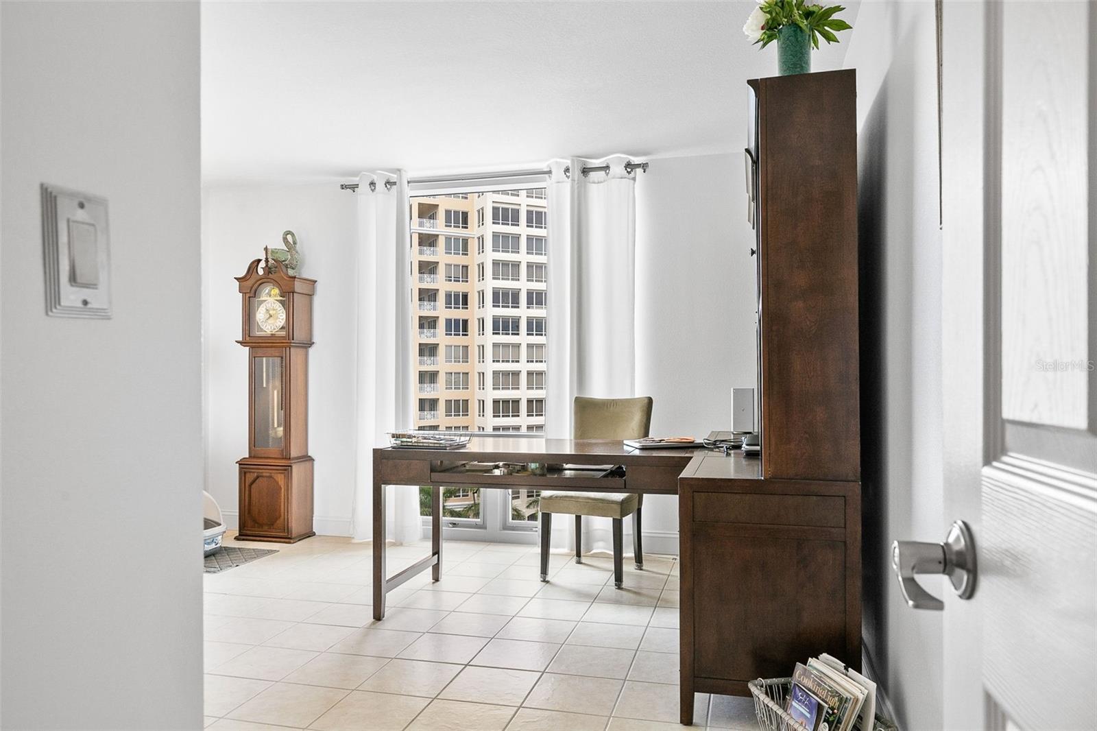 Image 32 of 40 For 1111 Gulfstream Avenue 10e