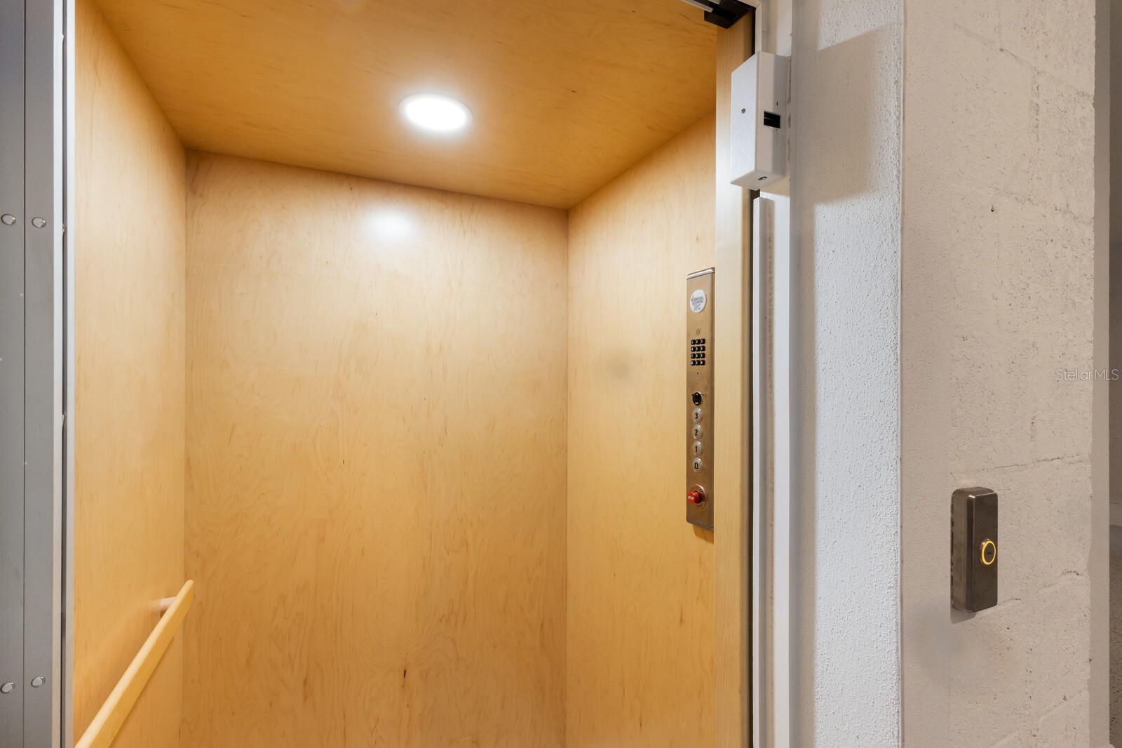 Image 6 of 74 For 5565 Cannes Circle 5565