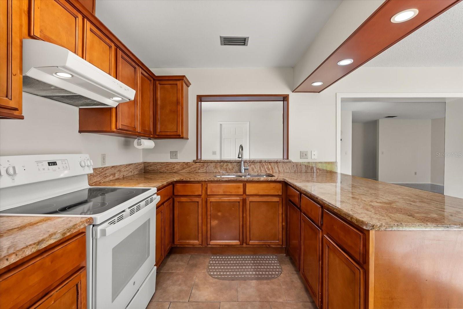 Image 11 of 22 For 503 Santiago Avenue