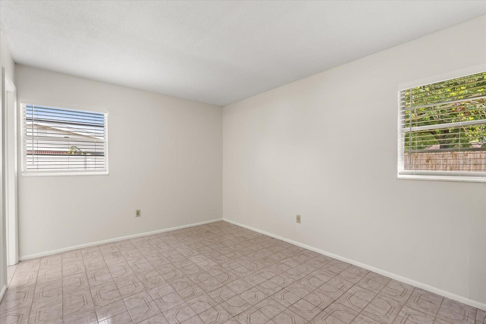 Image 13 of 22 For 503 Santiago Avenue