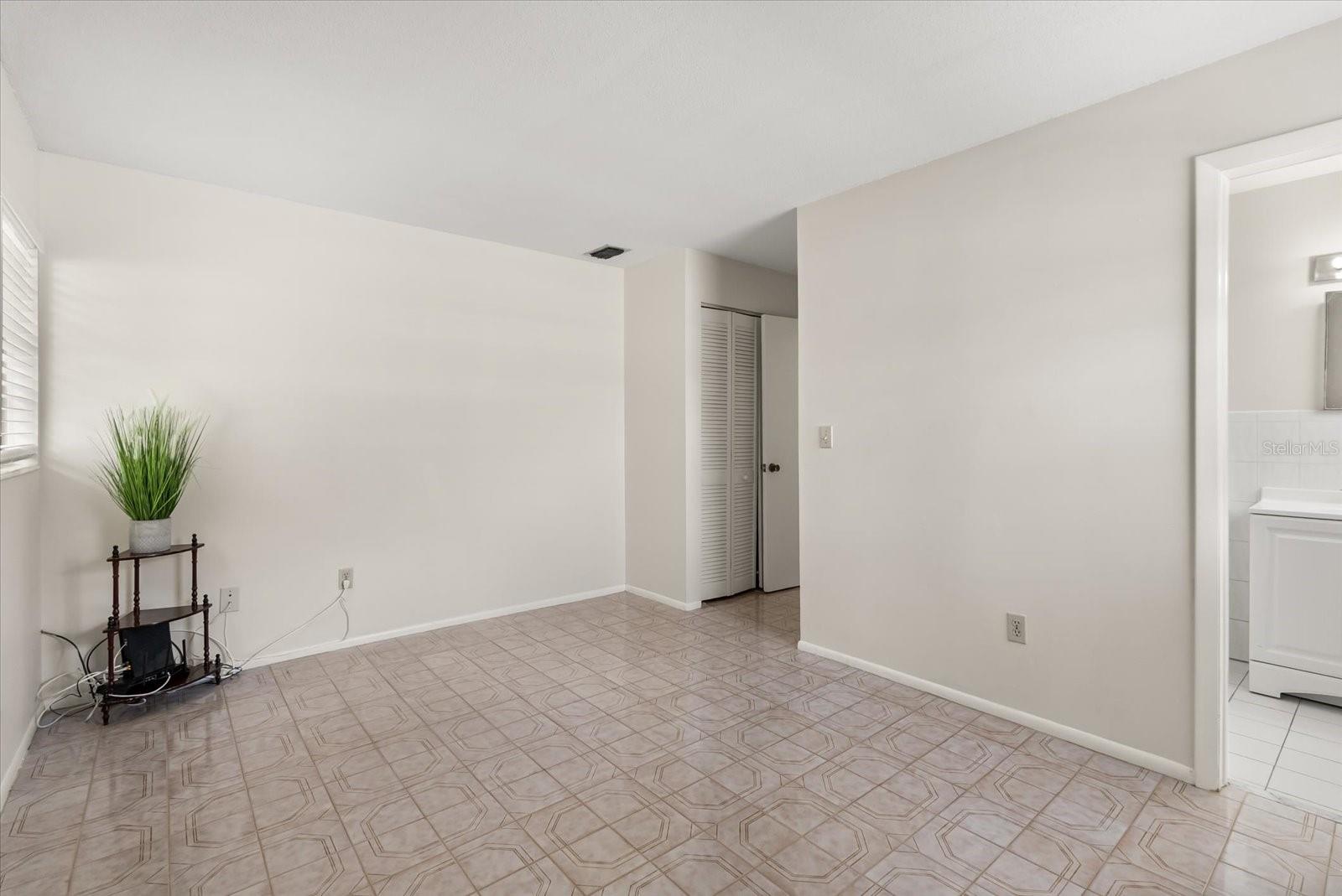 Image 14 of 22 For 503 Santiago Avenue