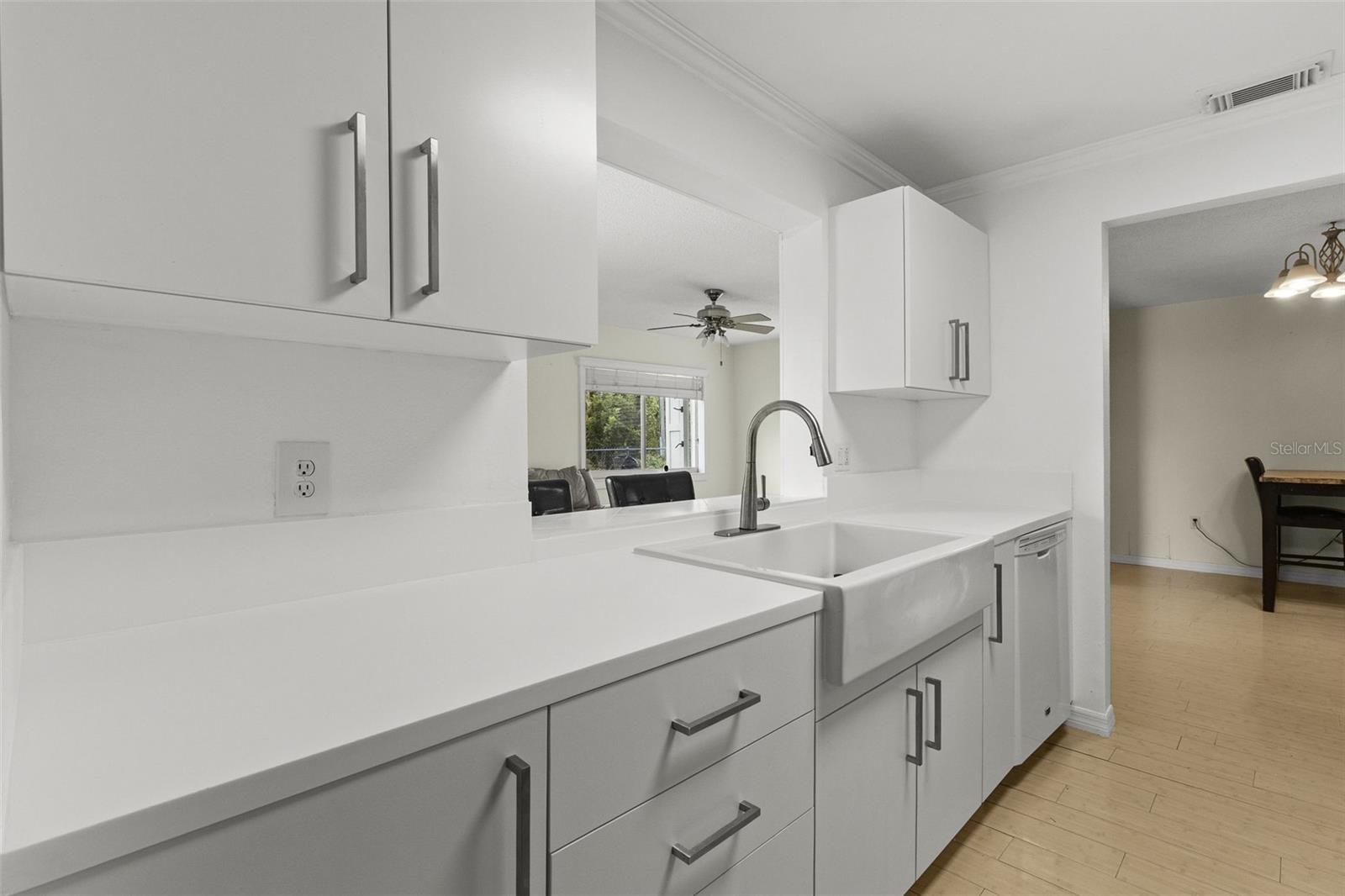 Image 12 of 42 For 90 Venice East Boulevard