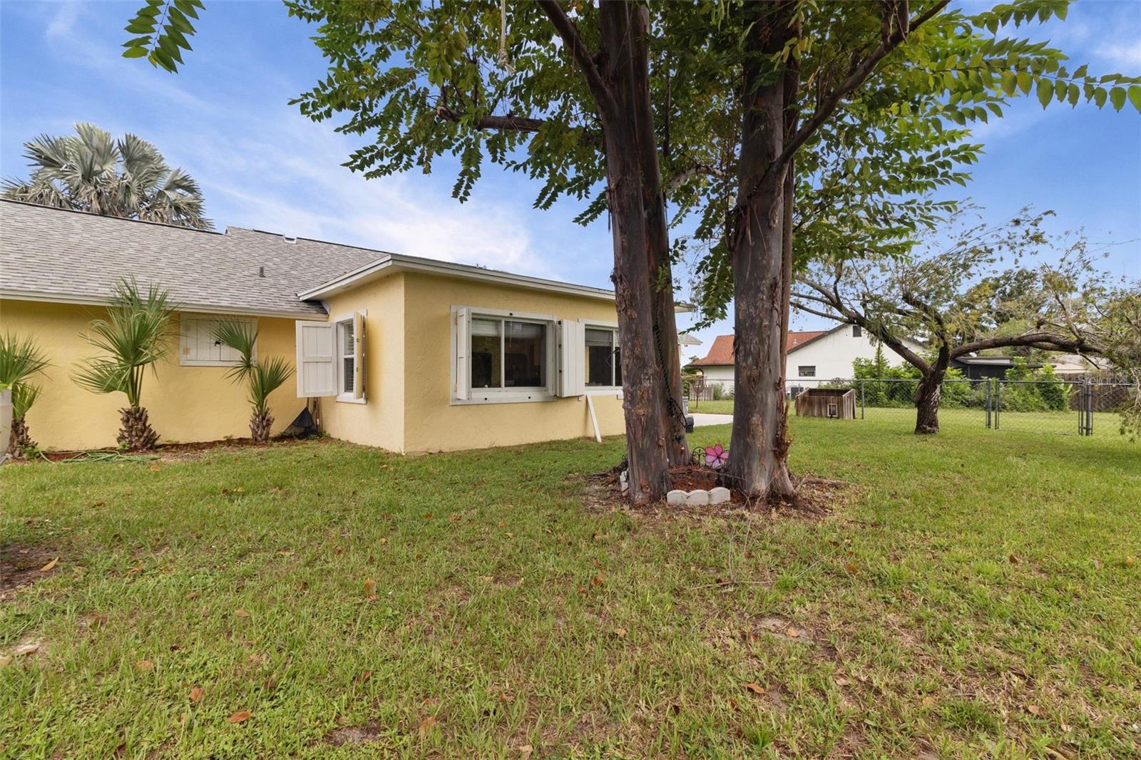 Image 32 of 42 For 90 Venice East Boulevard