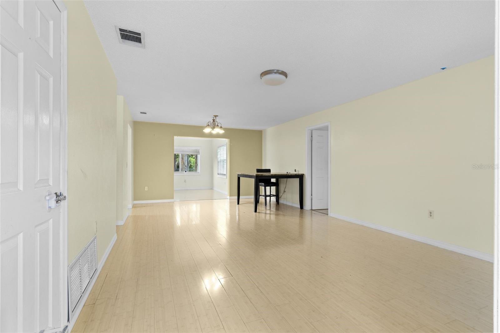 Image 5 of 42 For 90 Venice East Boulevard