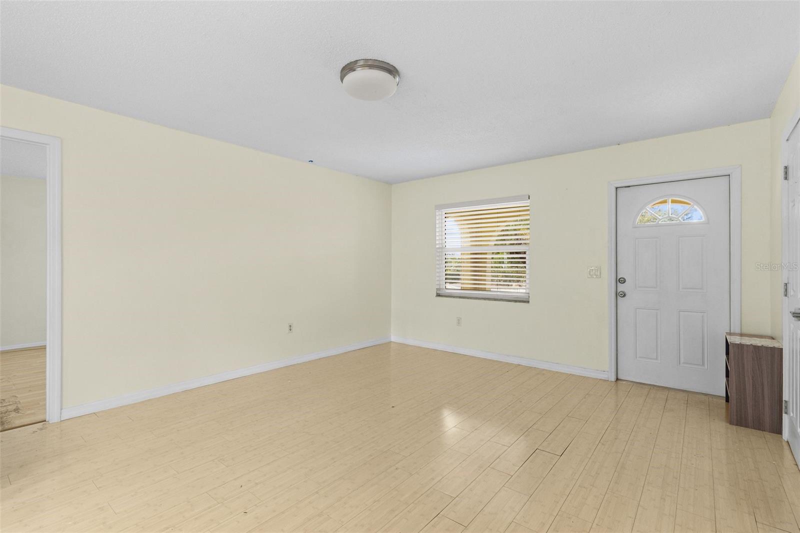 Image 6 of 42 For 90 Venice East Boulevard