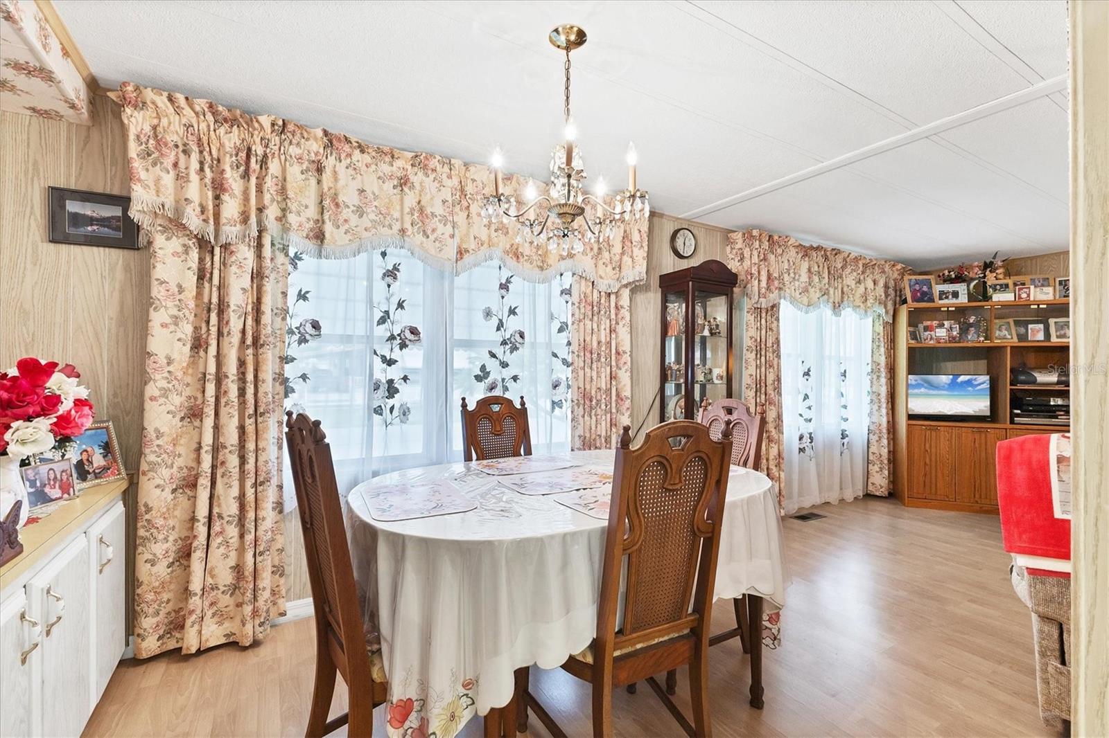 Image 11 of 37 For 6710 36th Avenue E 52