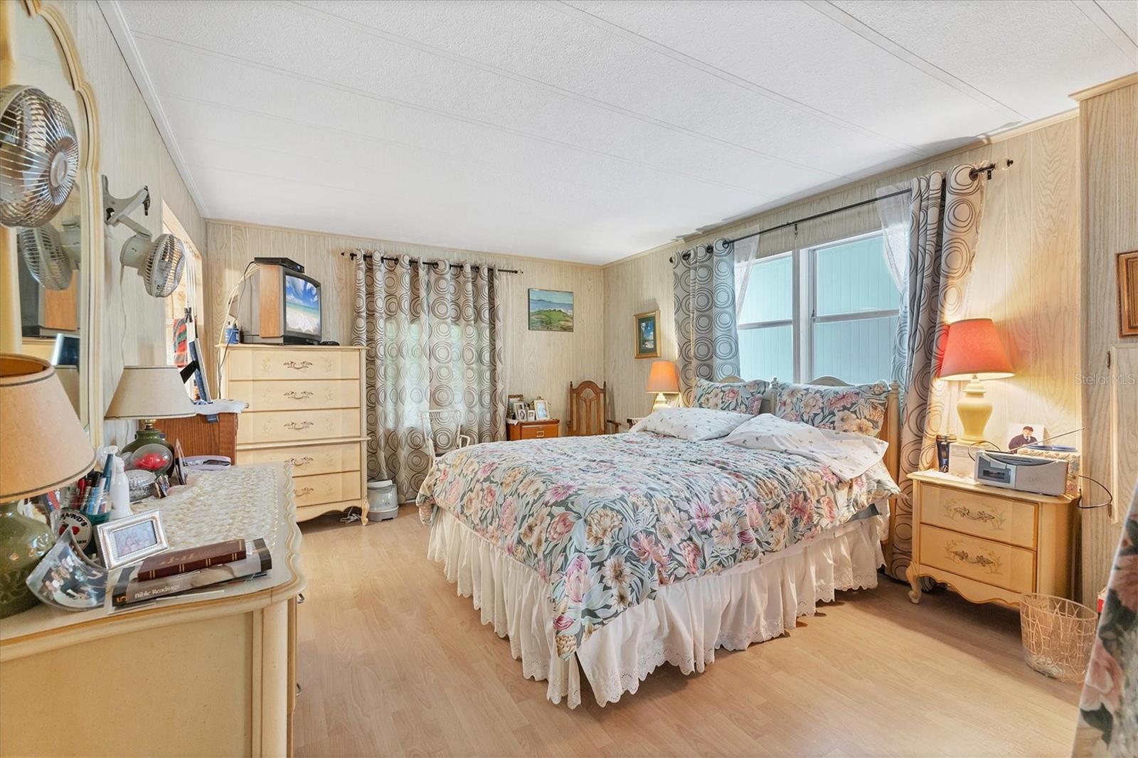 Image 13 of 37 For 6710 36th Avenue E 52