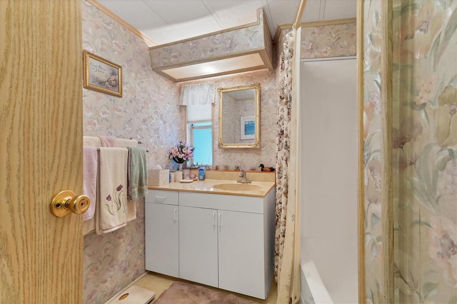 Image 18 of 37 For 6710 36th Avenue E 52