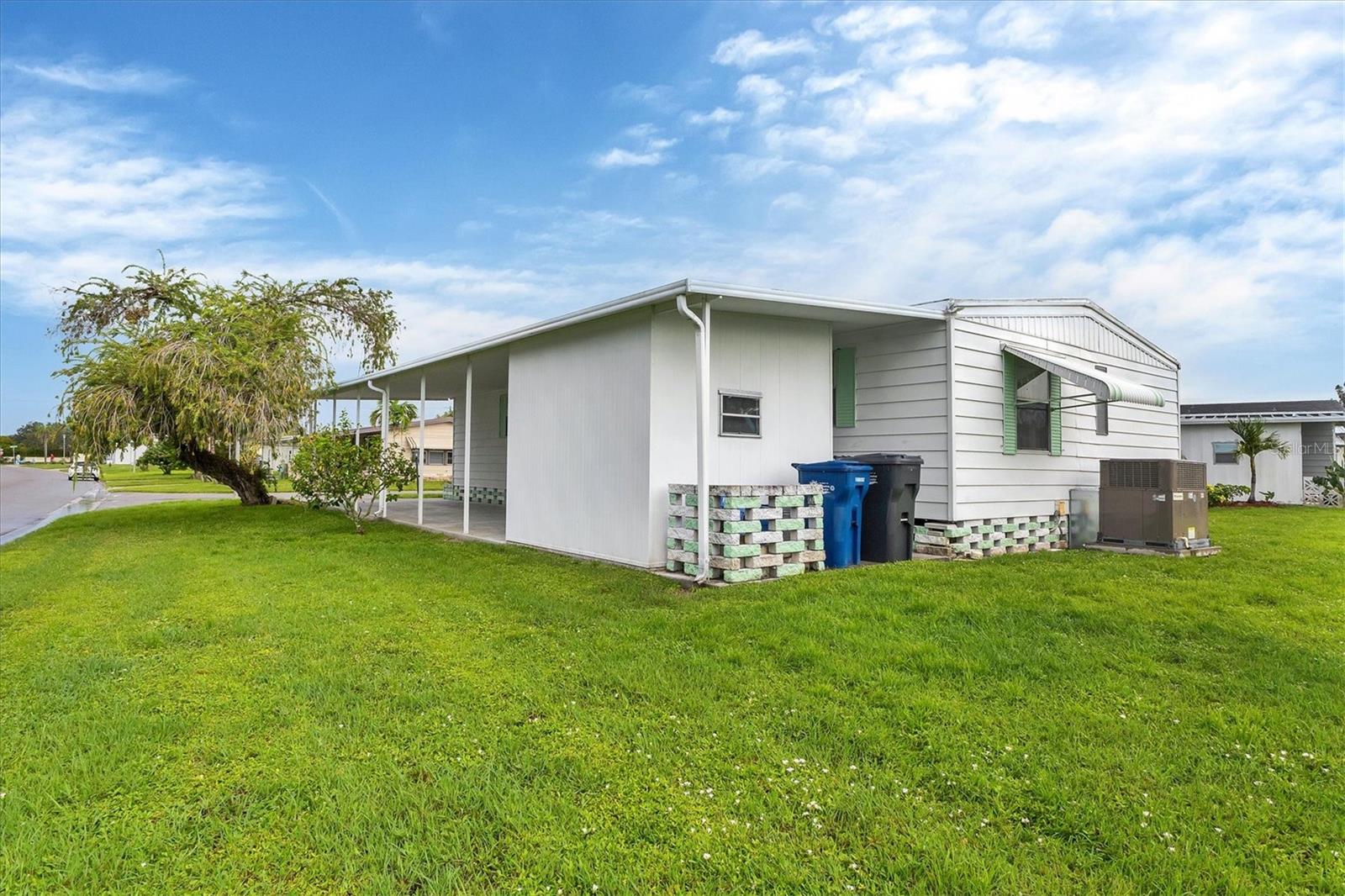 Image 23 of 37 For 6710 36th Avenue E 52
