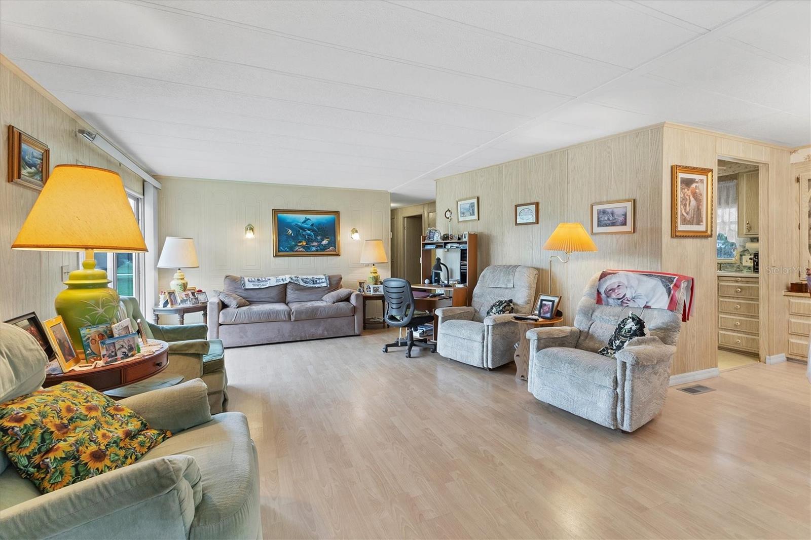 Image 5 of 37 For 6710 36th Avenue E 52