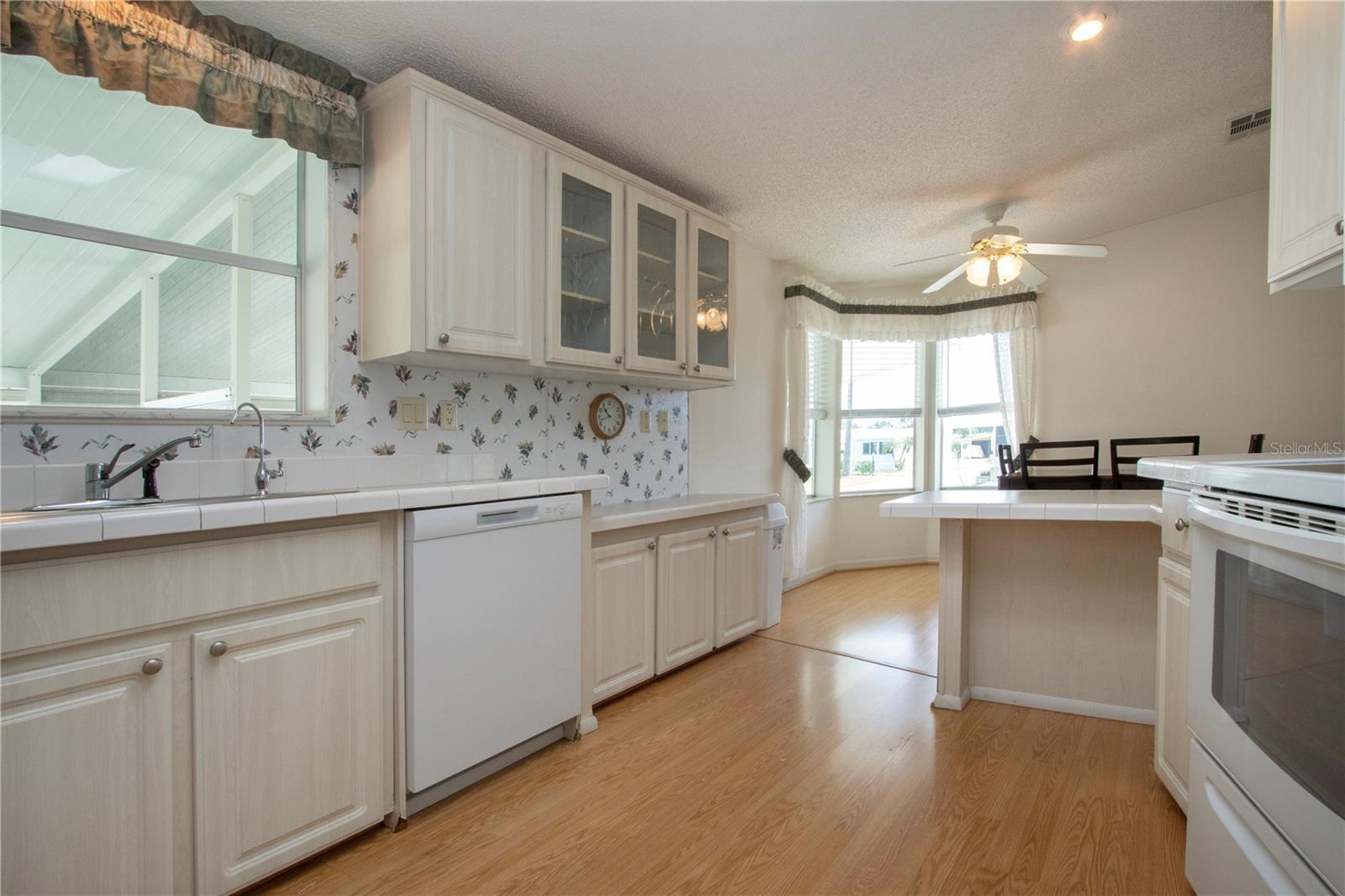 Image 28 of 74 For 5316 53rd Avenue E X7
