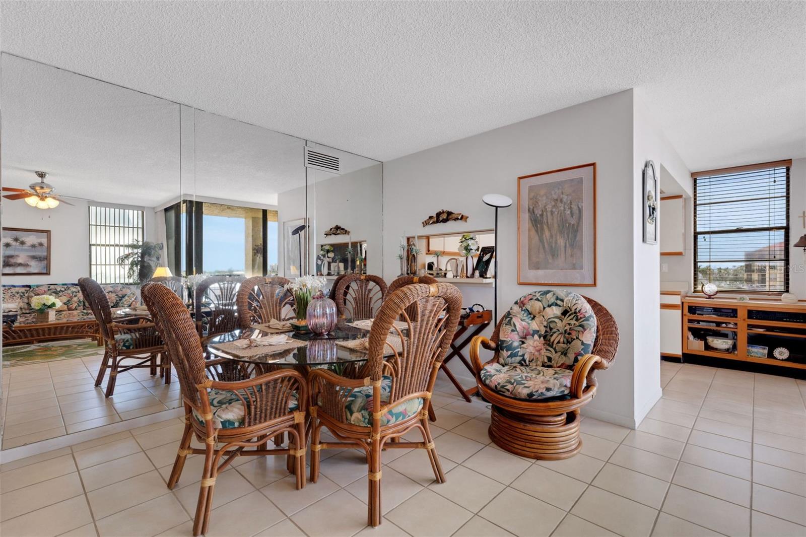 Image 10 of 42 For 6145 Sun Boulevard 506
