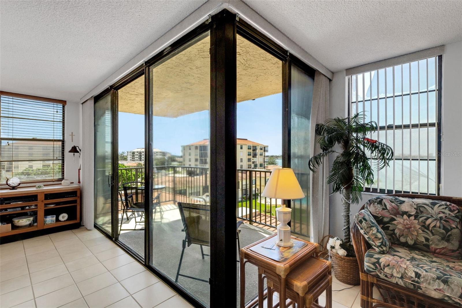 Image 15 of 42 For 6145 Sun Boulevard 506