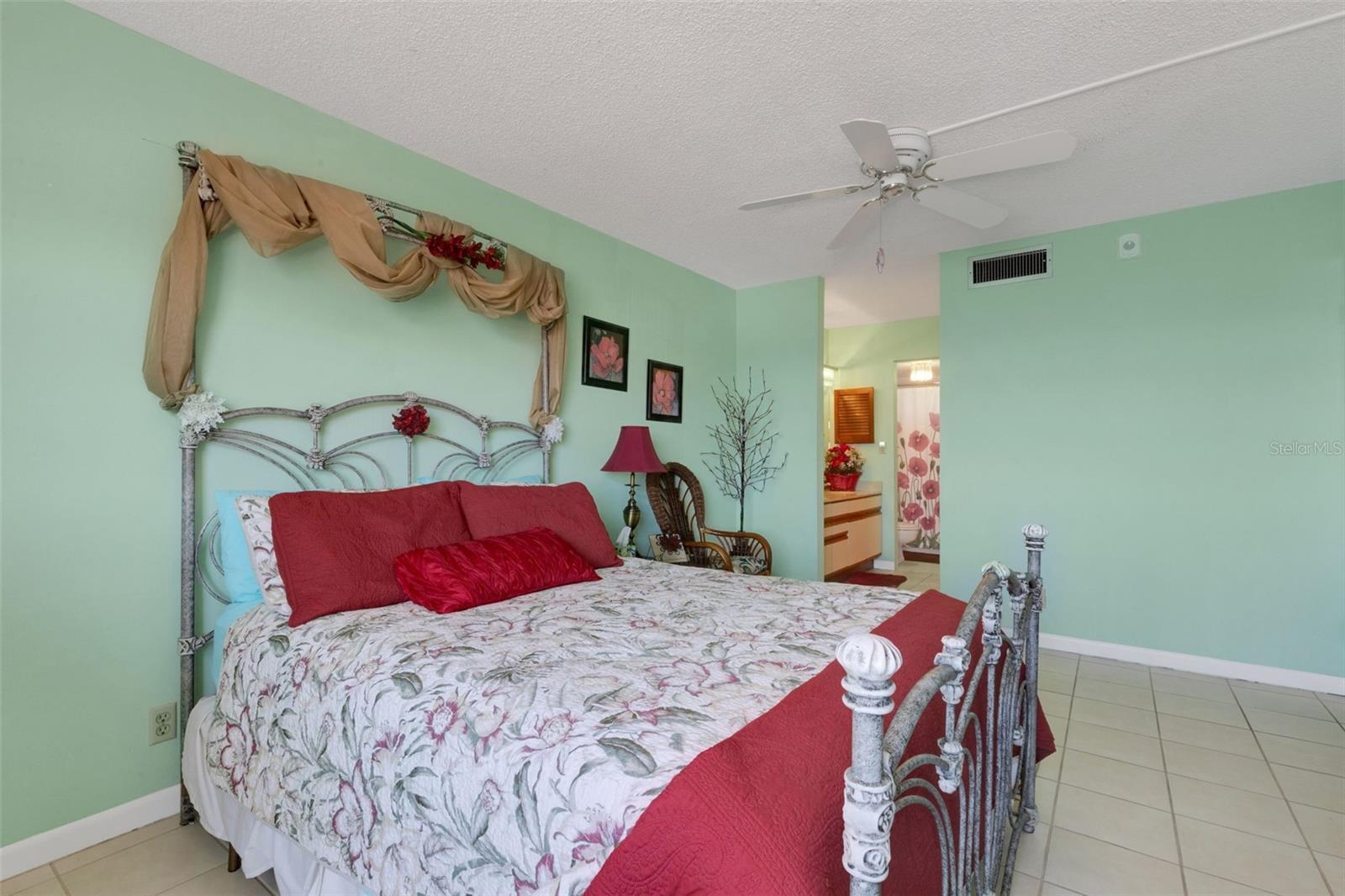 Image 26 of 42 For 6145 Sun Boulevard 506