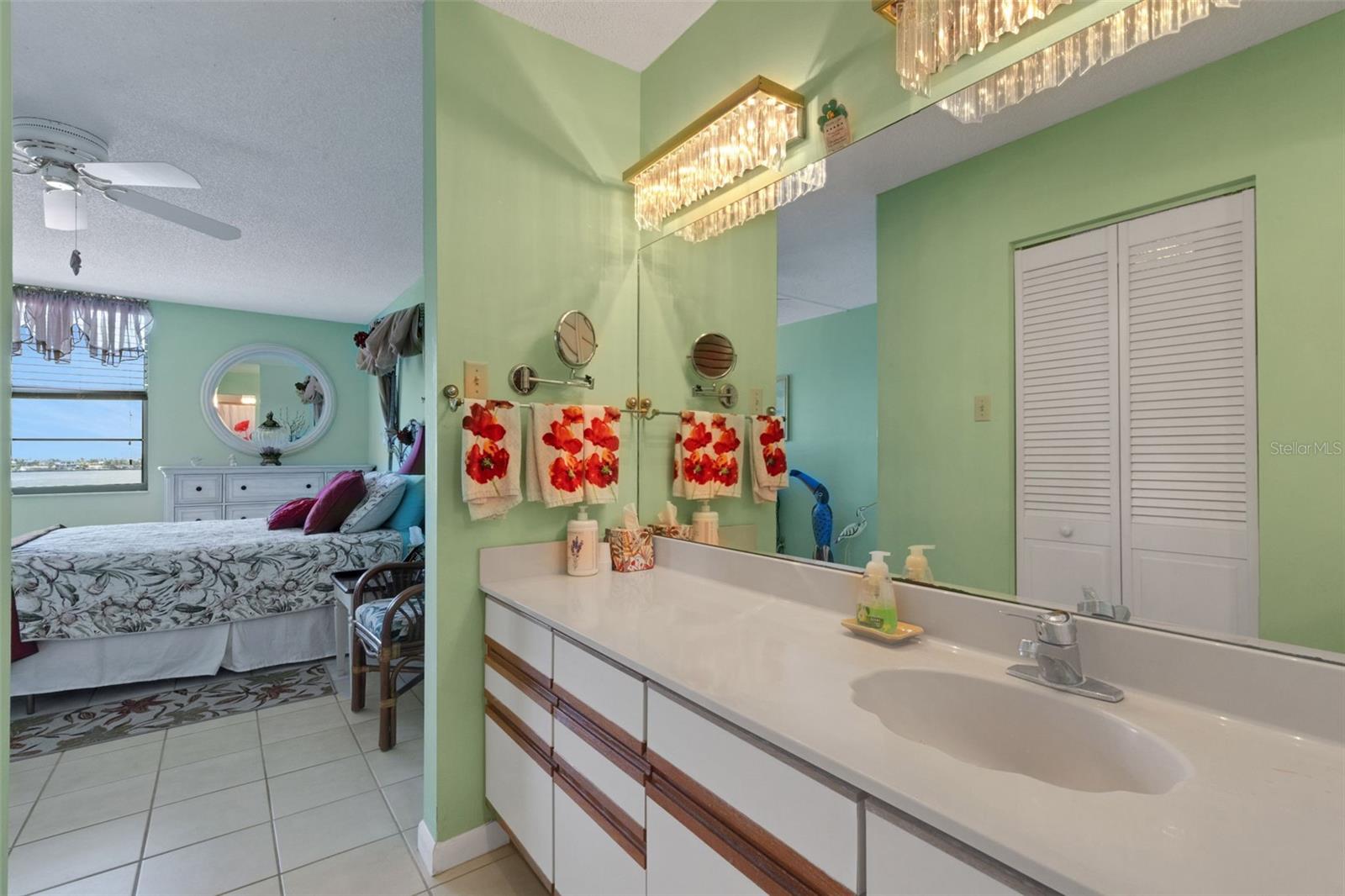 Image 29 of 42 For 6145 Sun Boulevard 506