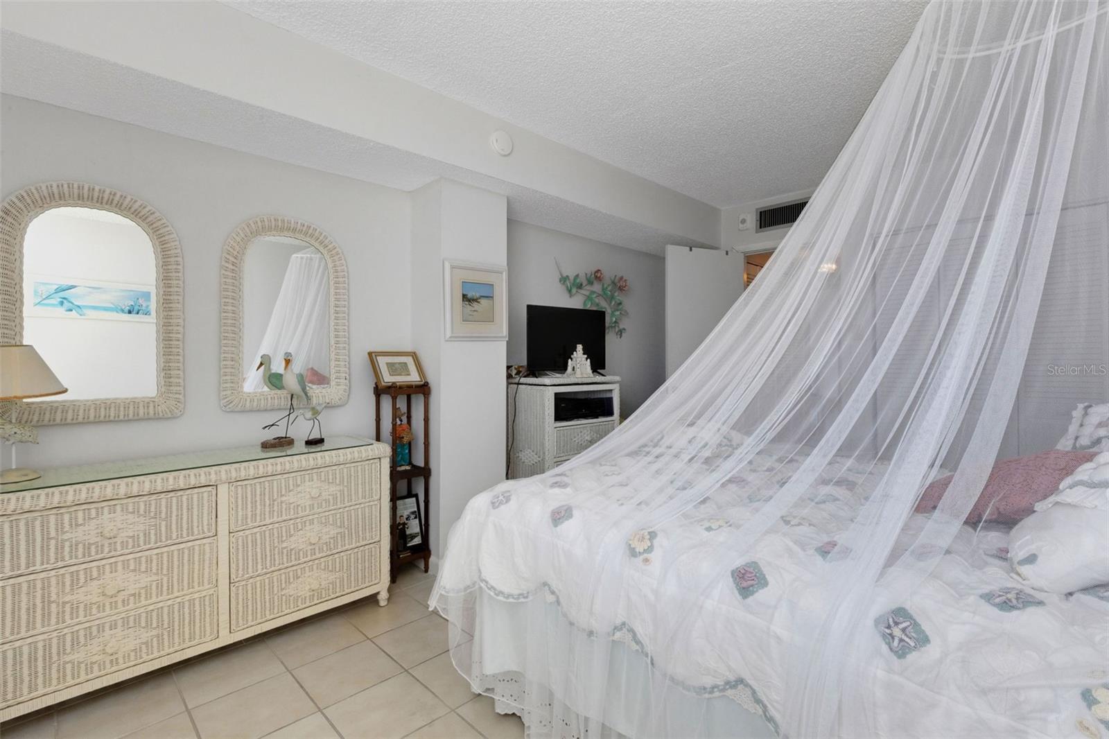 Image 33 of 42 For 6145 Sun Boulevard 506