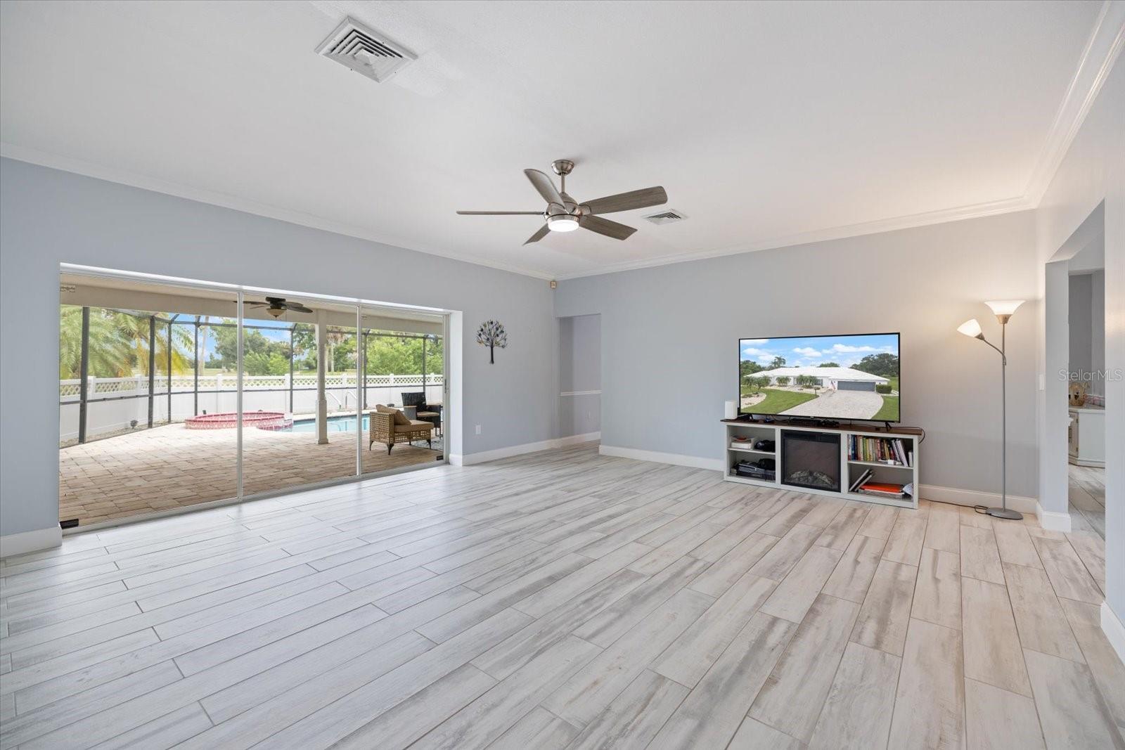 Image 14 of 54 For 4762 Meredith Lane