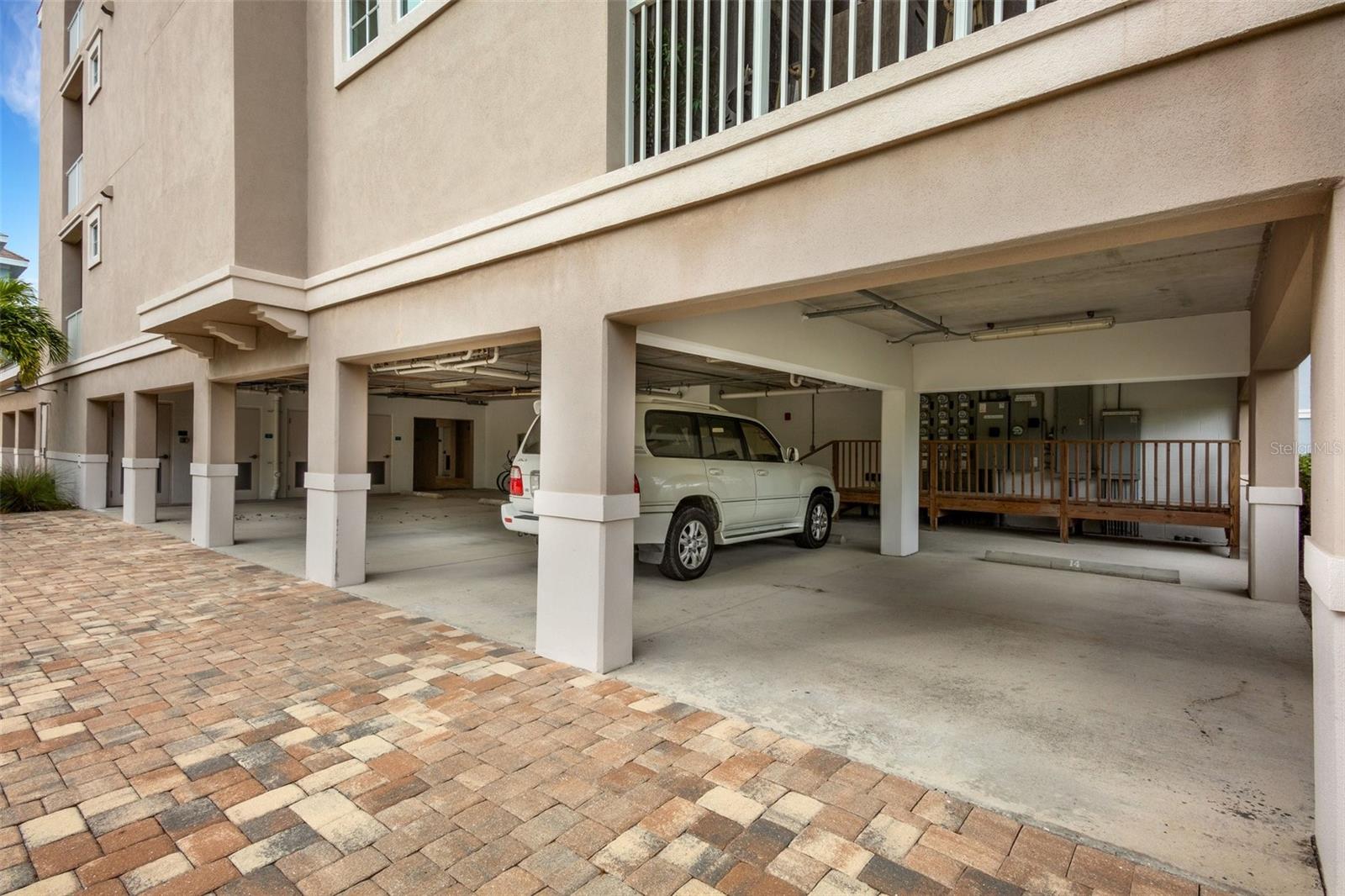 Image 43 of 72 For 395 Aruba Circle 101