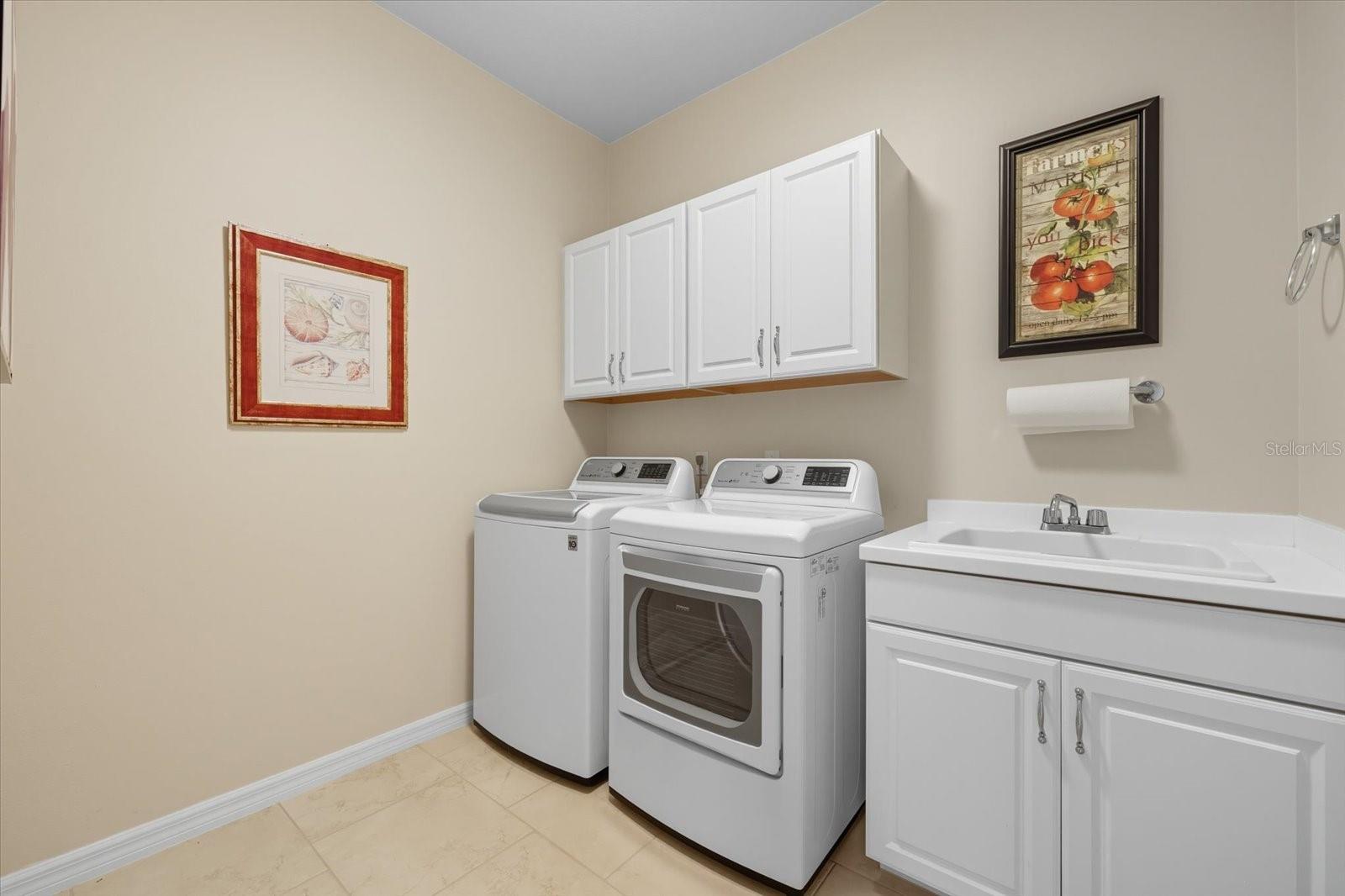 Image 25 of 31 For 7031 White Willow Court