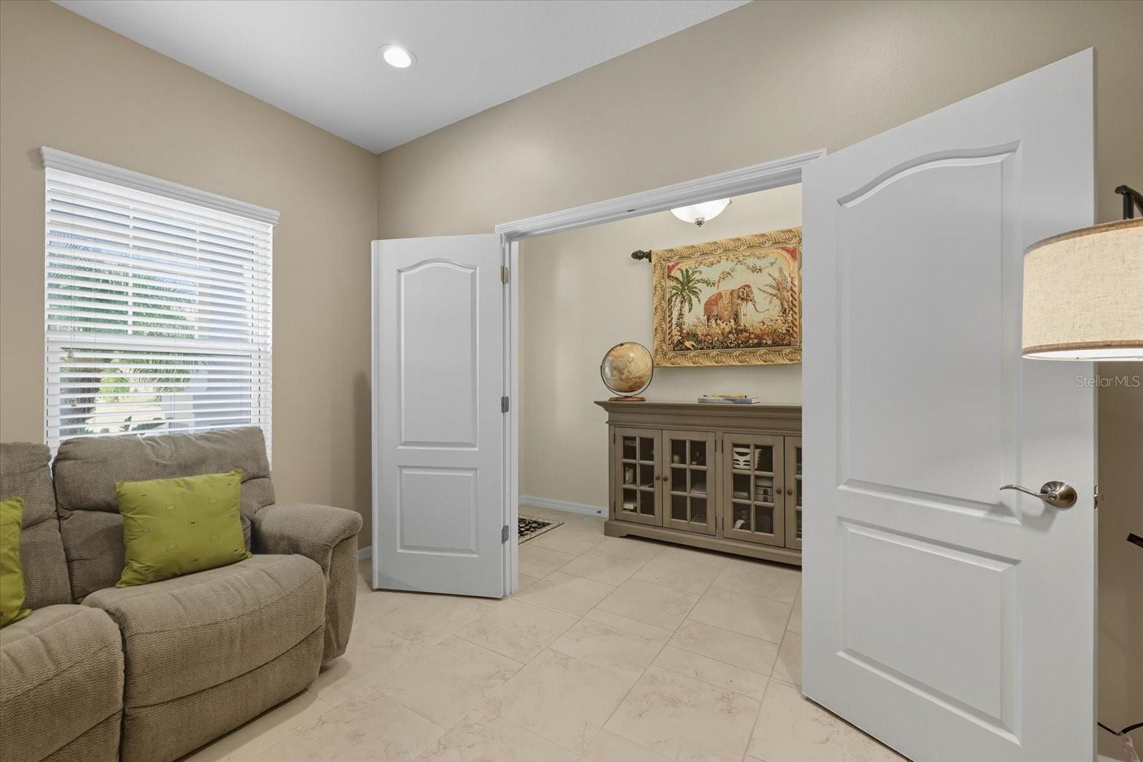 Image 6 of 31 For 7031 White Willow Court