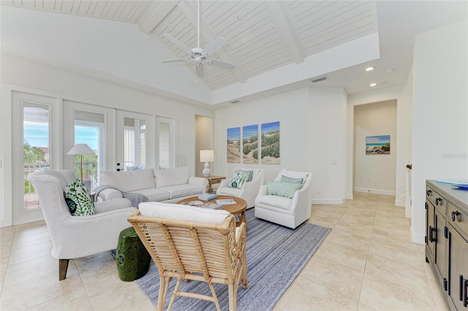 Image 11 of 100 For 258 Sapphire Lake Drive 202
