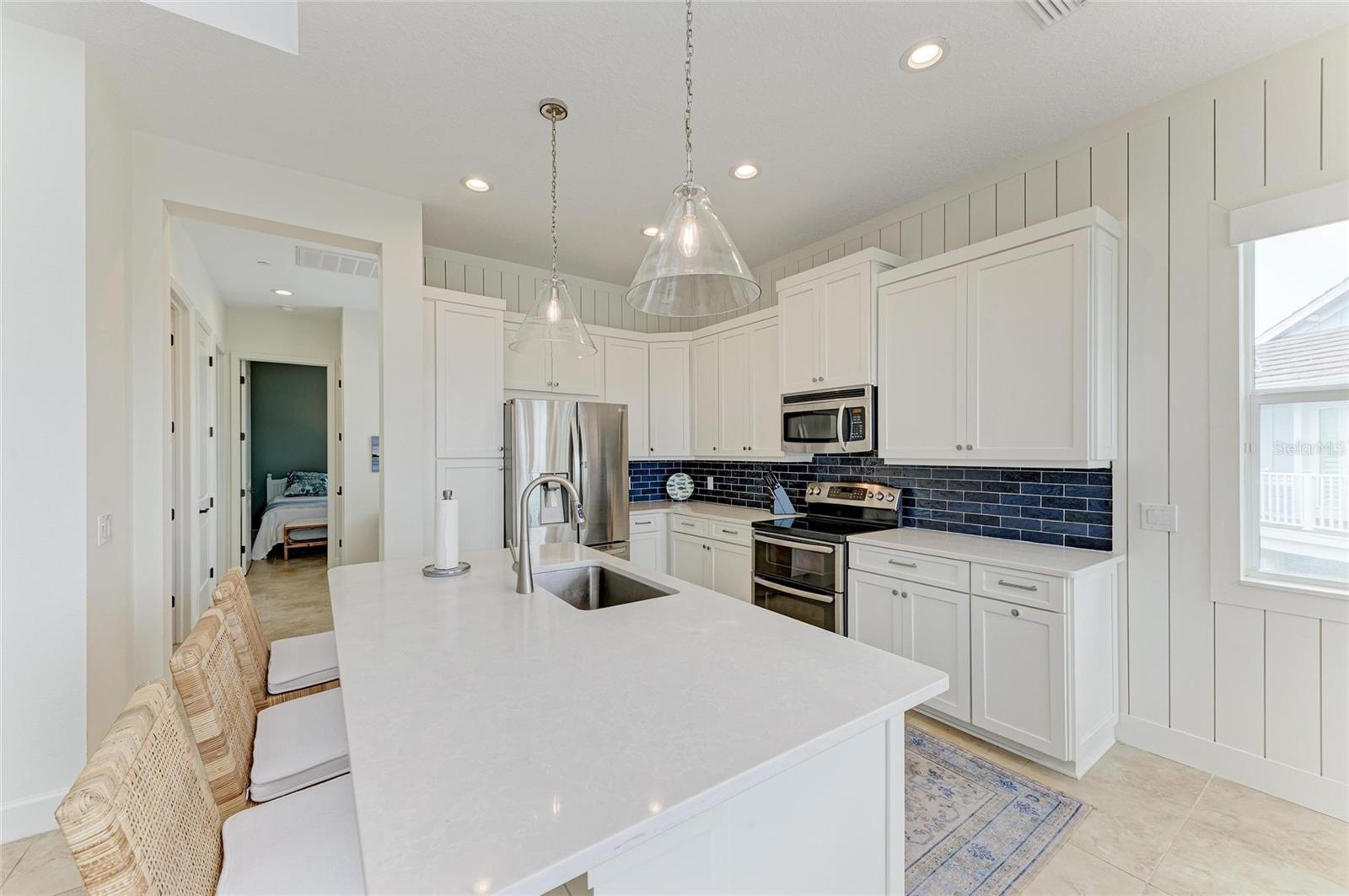 Image 13 of 100 For 258 Sapphire Lake Drive 202