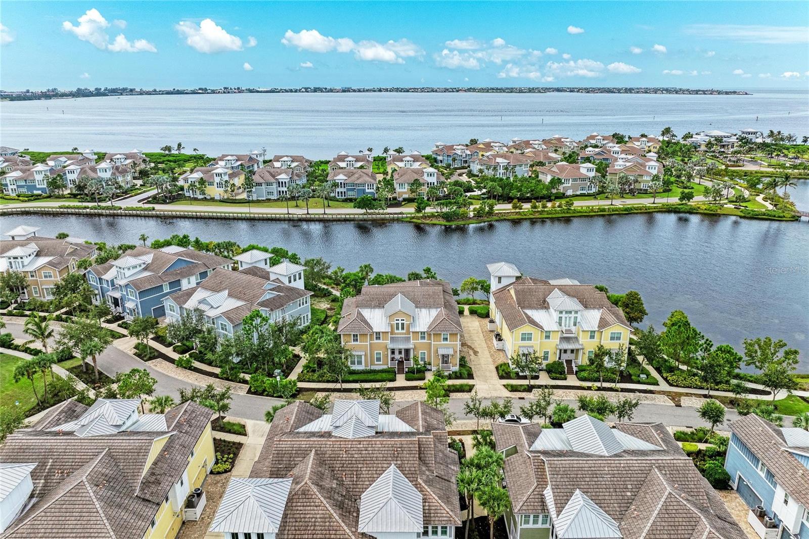 Image 2 of 100 For 258 Sapphire Lake Drive 202