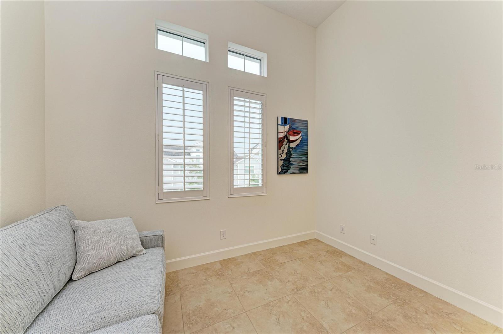 Image 24 of 100 For 258 Sapphire Lake Drive 202
