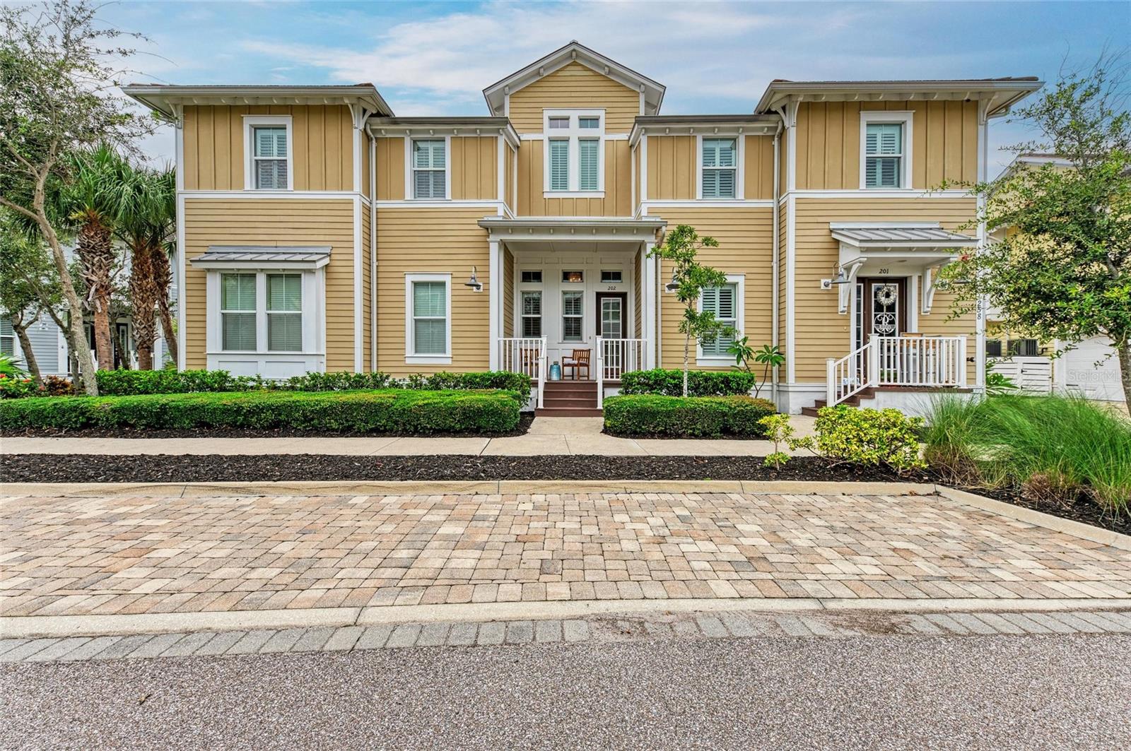Image 3 of 100 For 258 Sapphire Lake Drive 202