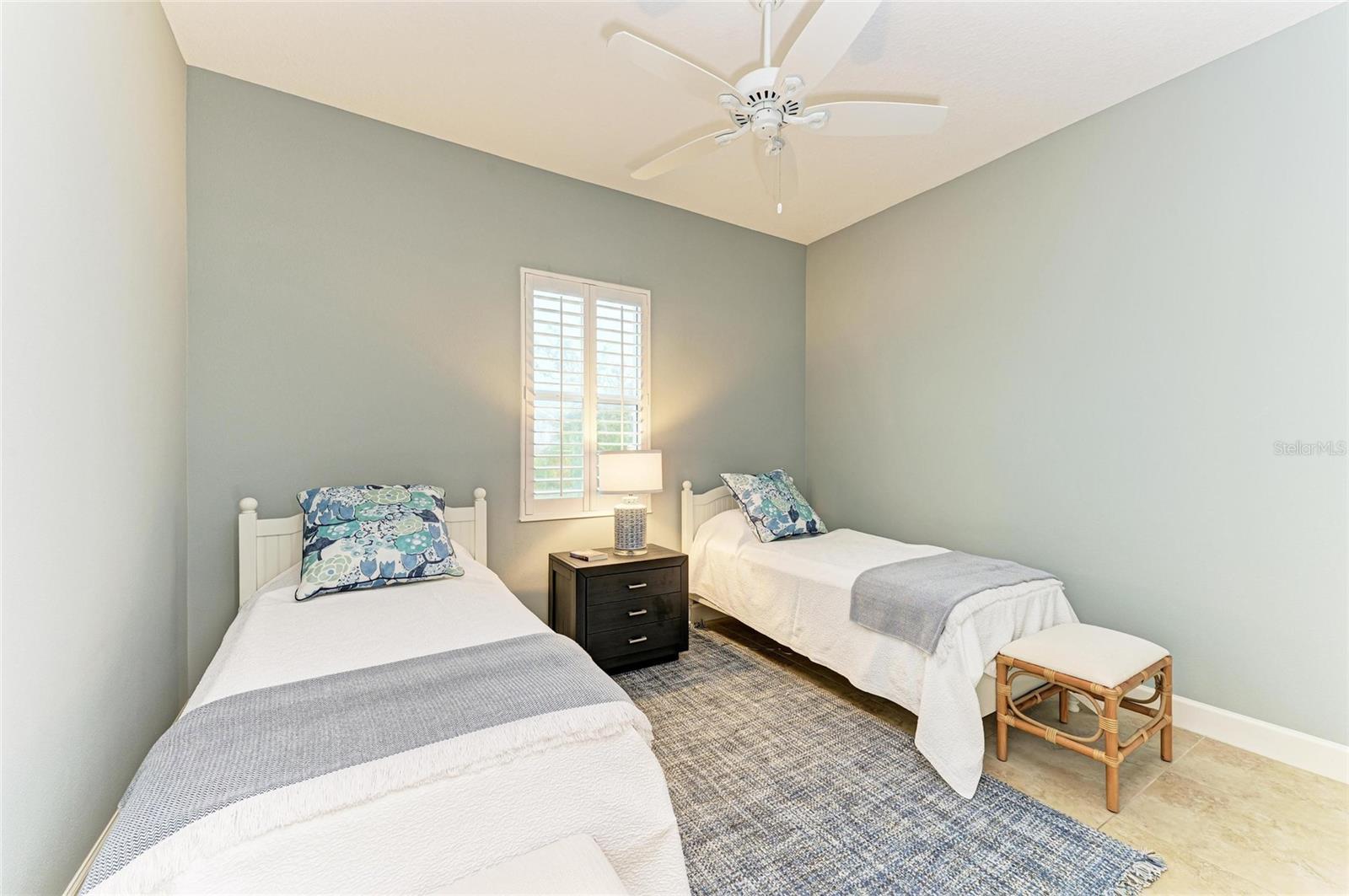 Image 36 of 100 For 258 Sapphire Lake Drive 202