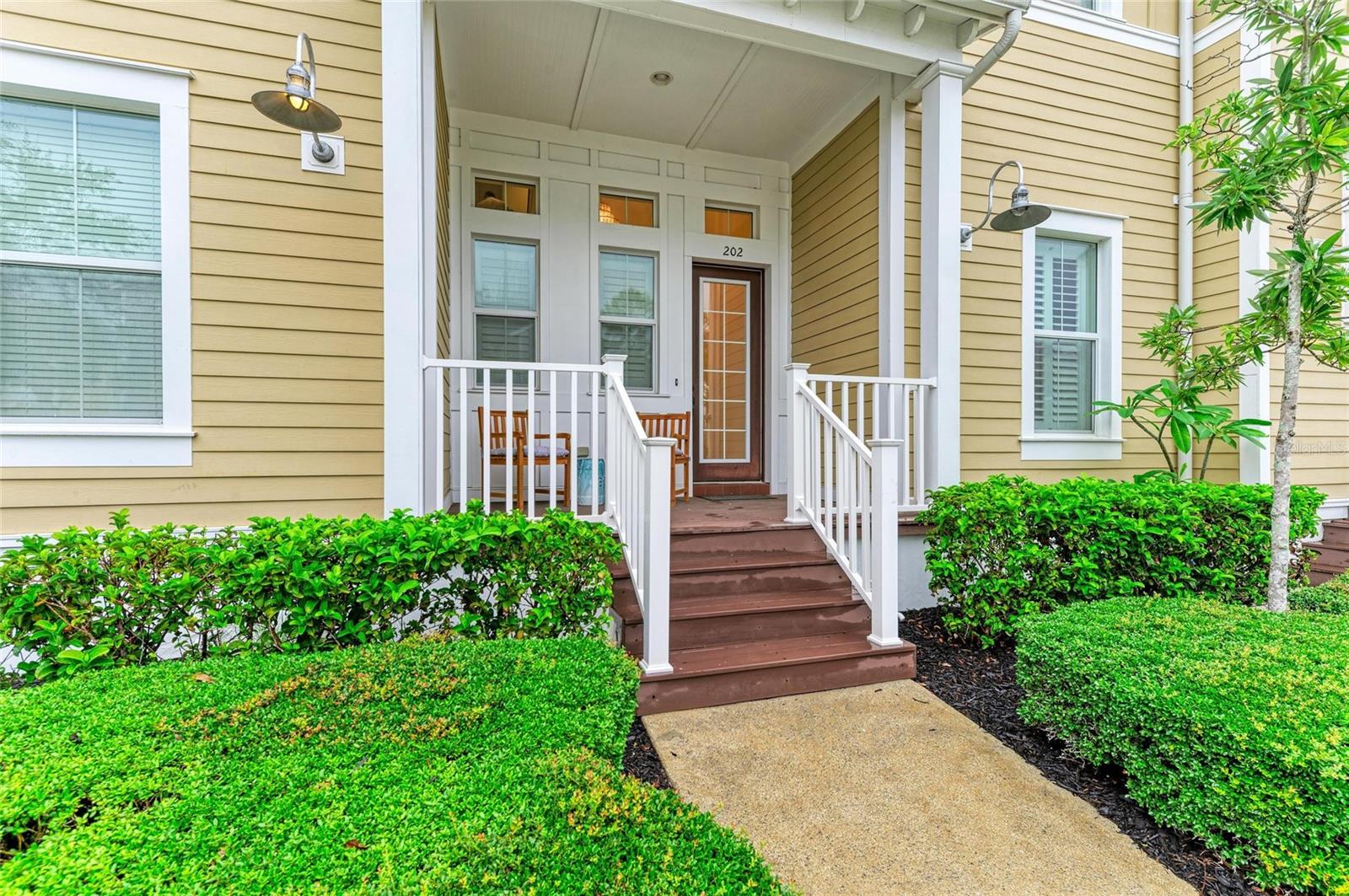 Image 4 of 100 For 258 Sapphire Lake Drive 202