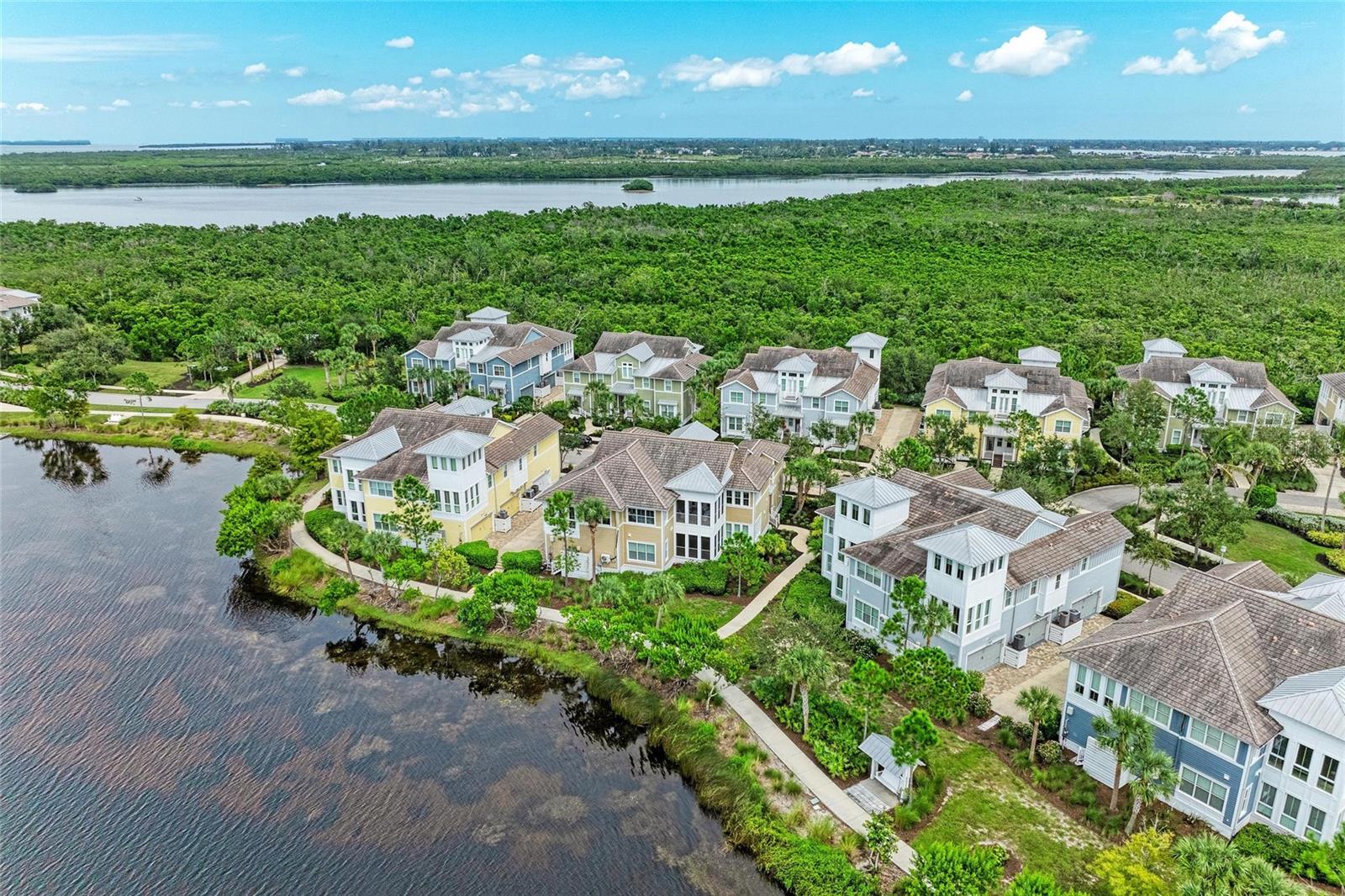 Image 42 of 100 For 258 Sapphire Lake Drive 202