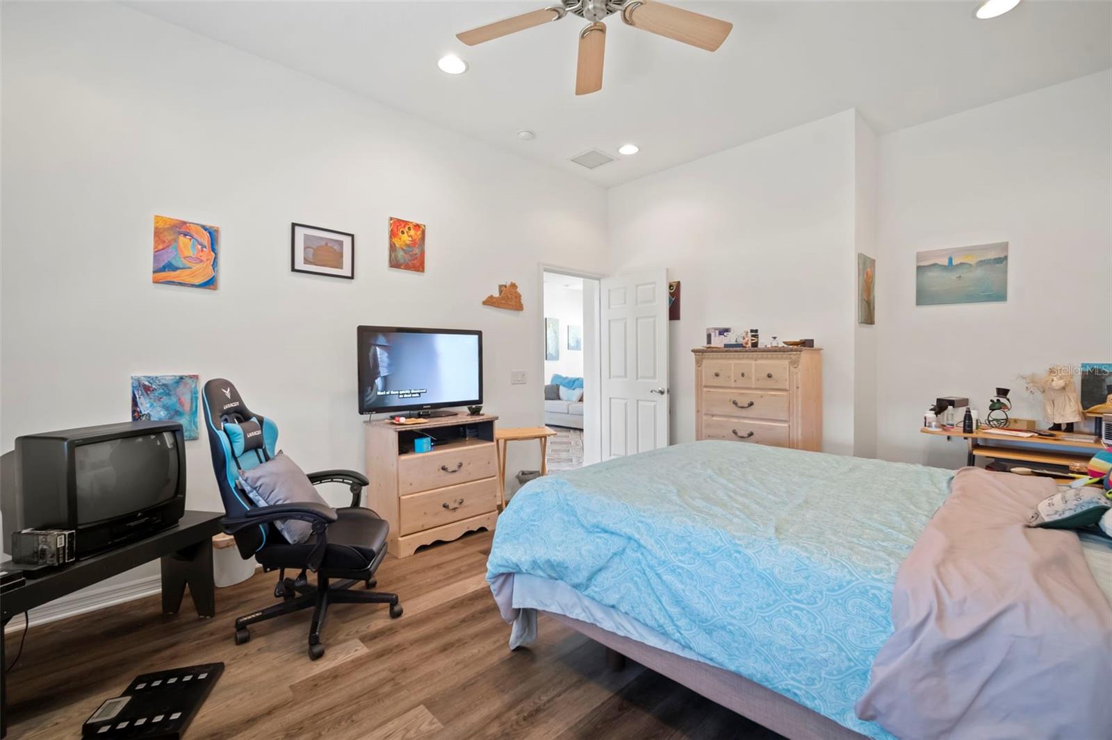 Image 25 of 33 For 12738 24th Street Circle E