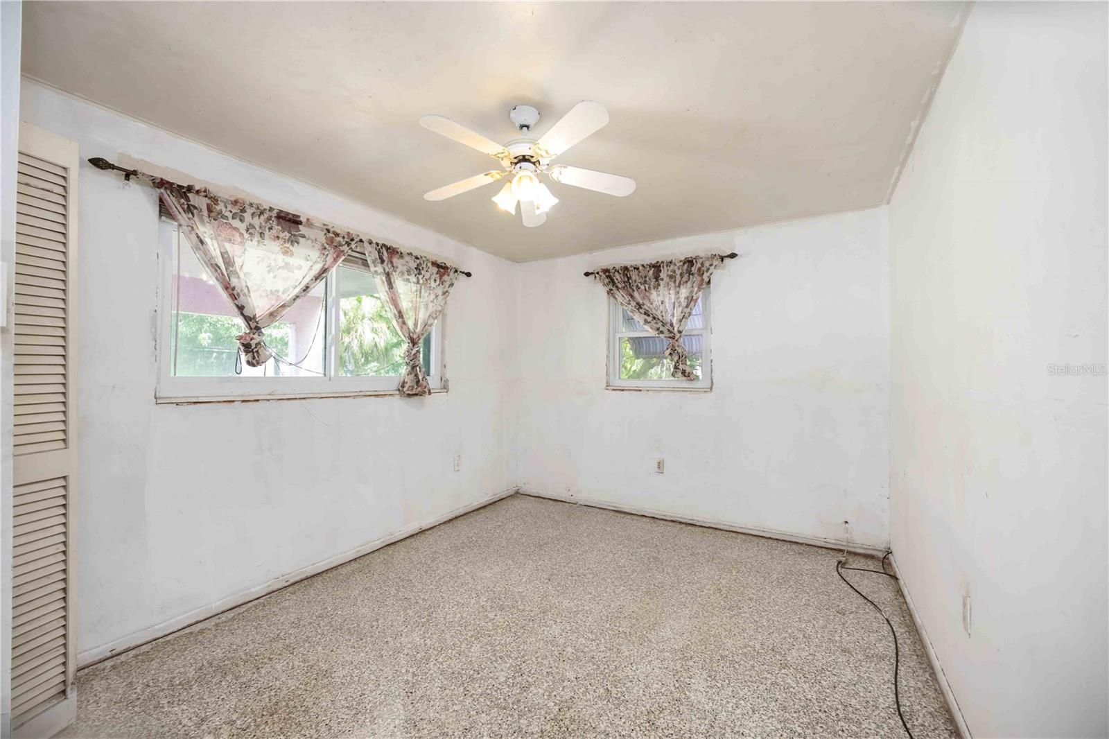 Image 13 of 24 For 2822 Palmadelia Avenue