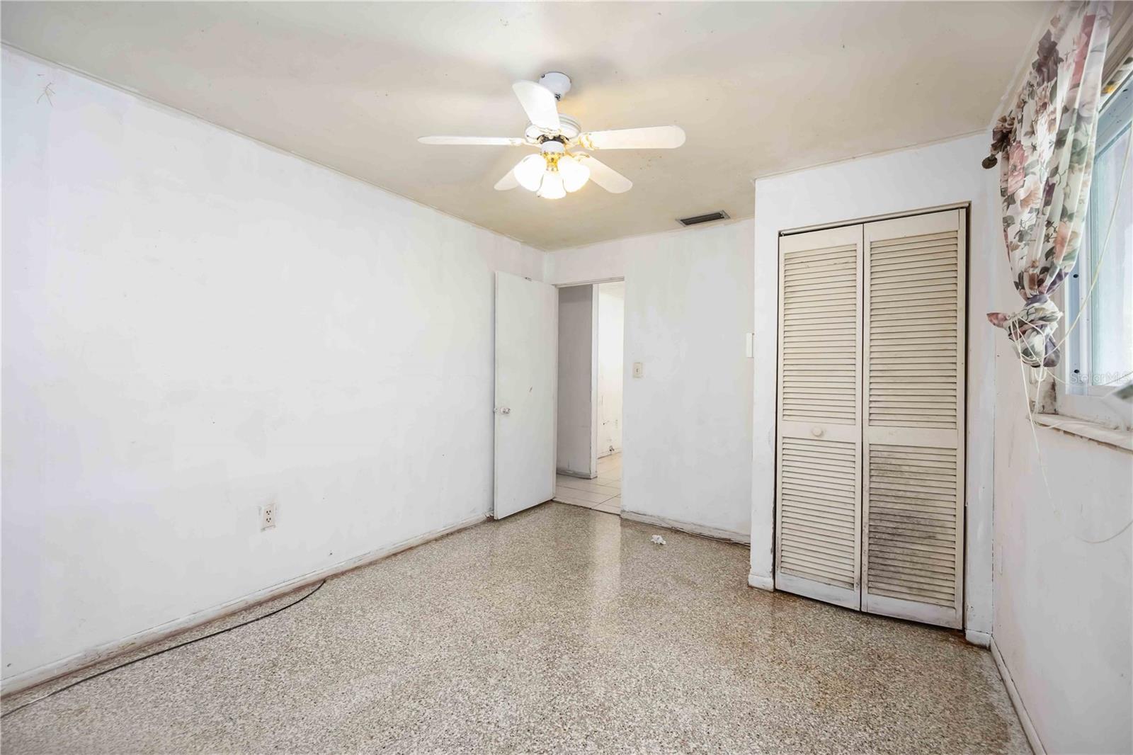 Image 14 of 24 For 2822 Palmadelia Avenue