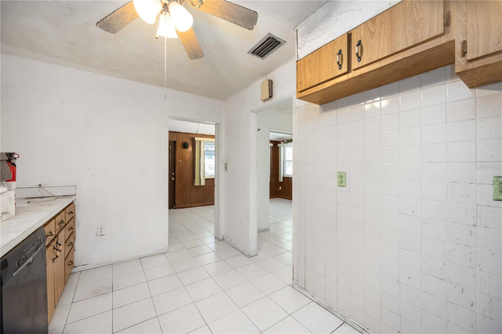 Image 15 of 24 For 2822 Palmadelia Avenue