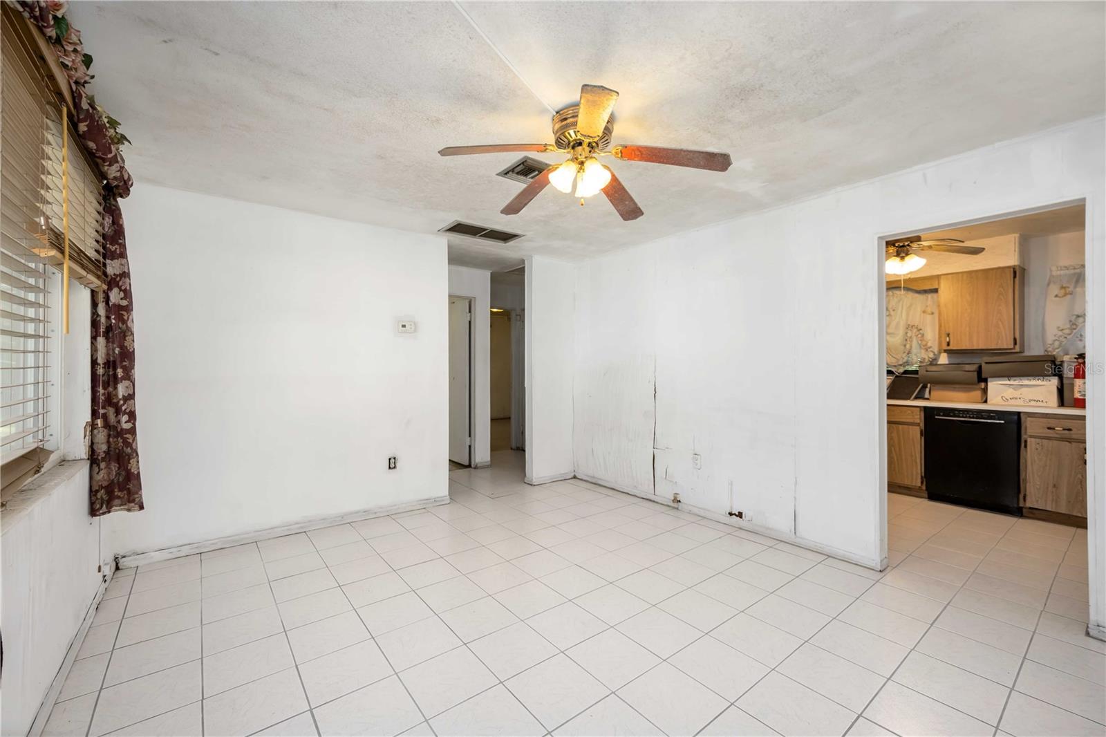 Image 18 of 24 For 2822 Palmadelia Avenue