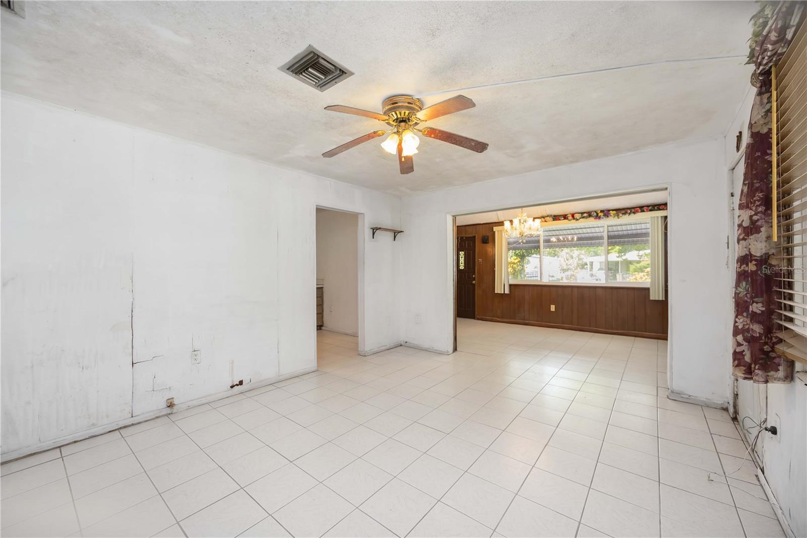 Image 19 of 24 For 2822 Palmadelia Avenue